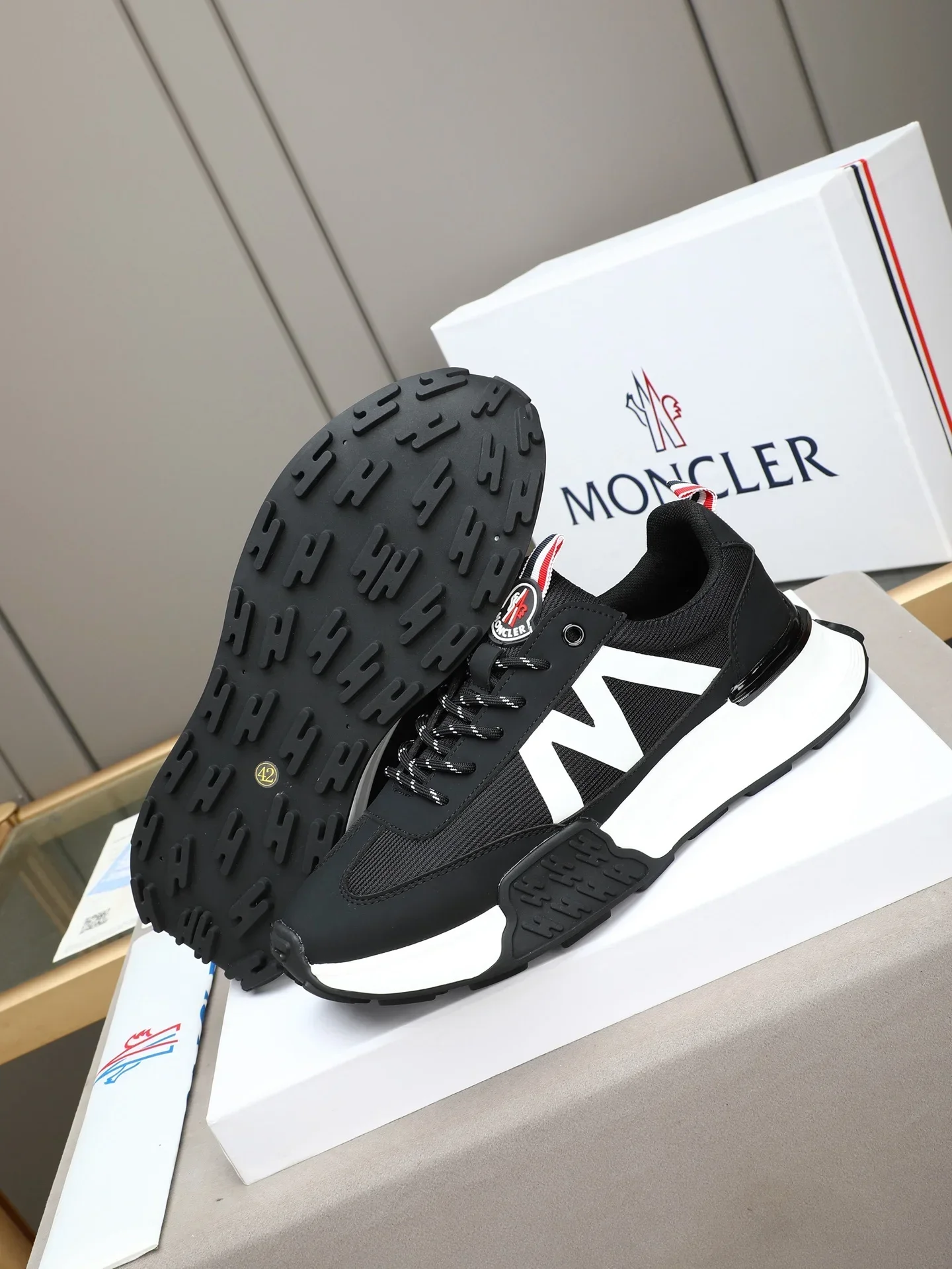 MONCLER Shoes Mesh Rubber (Black-White) EU38-44 B20202607050921 - Image 3