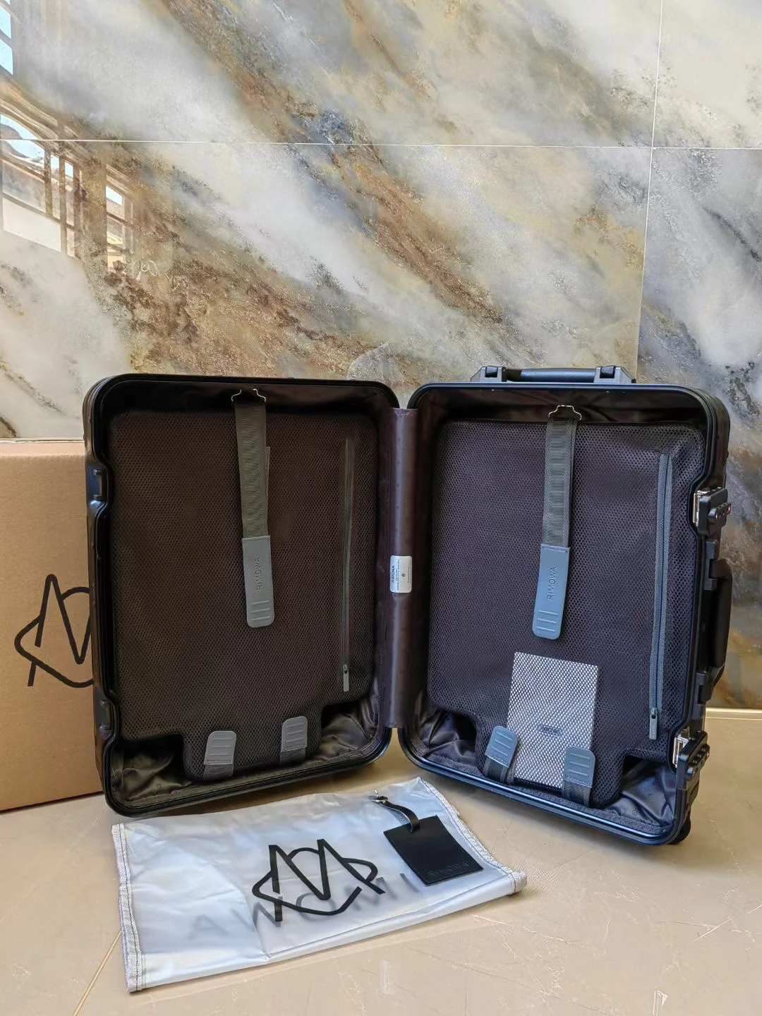 RIMOWA Suitcases 20inch,26inch,30inch E50202607010096 - Image 9