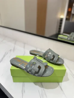 SAM EDELMAN Slides & Slippers Crocodile Leather (Gray) EU35-39 A80202607050606