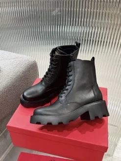 VALENTINO Boots & Booties Calf Leather (Black) EU35-41 C10202607051850
