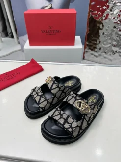 VALENTINO Slides & Slippers Canvas Leather (Black-Beige) EU35-40 B00202607050823