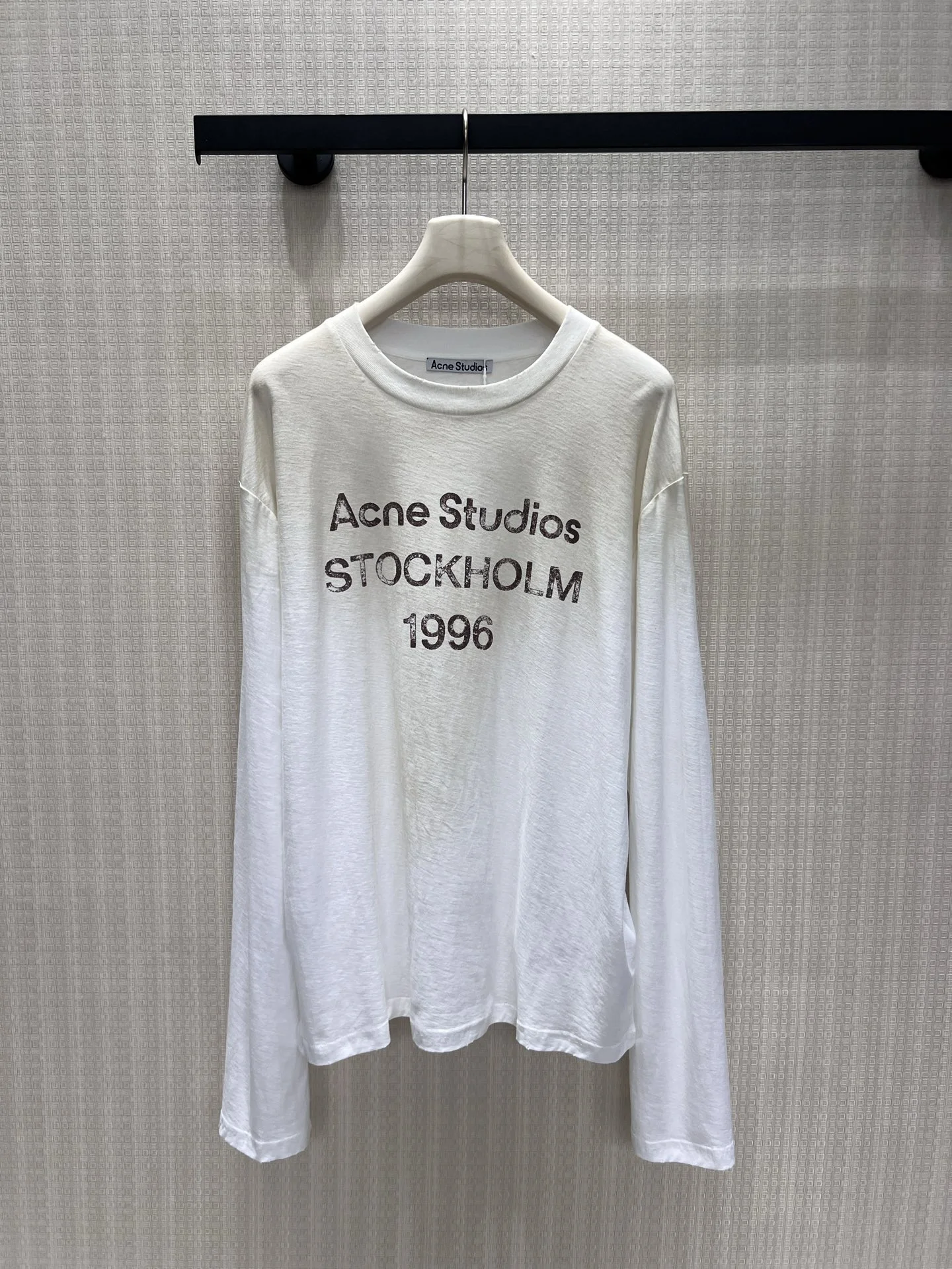 ACNE STUDIOS T-shirts S-M-L A75202608040780