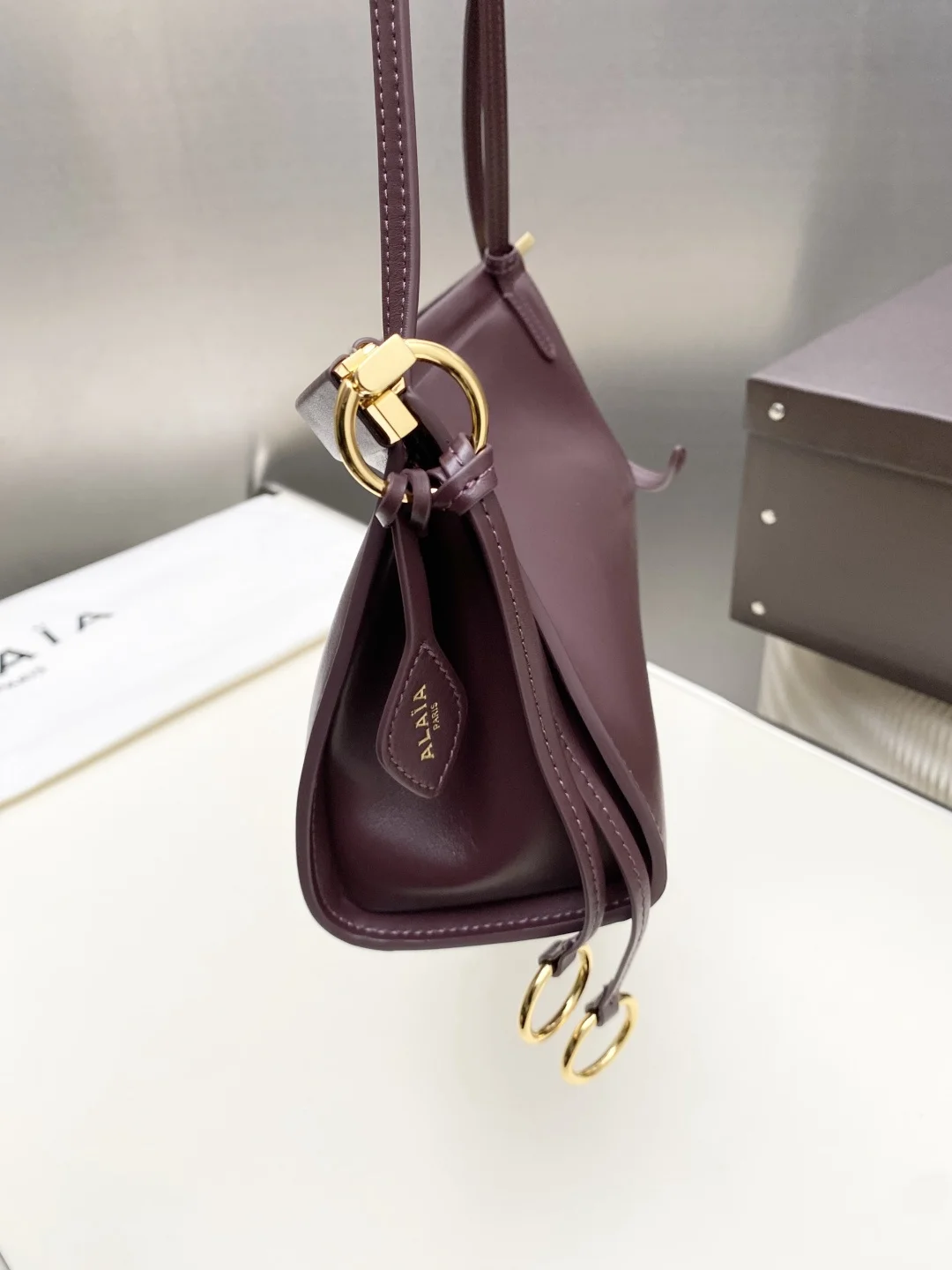 ALAIA Shoulder Bags Calf Leather (Burgundy-Gold) 30X14X9CM G00202608100382 - Image 3
