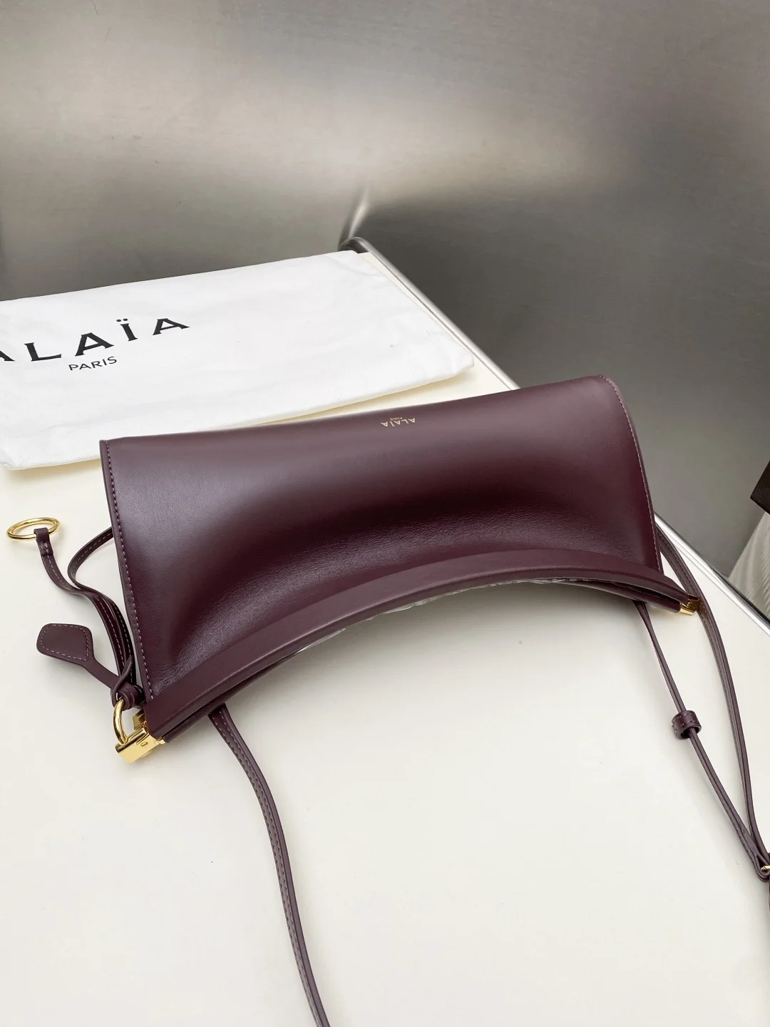 ALAIA Shoulder Bags Calf Leather (Burgundy-Gold) 30X14X9CM G00202608100382 - Image 7