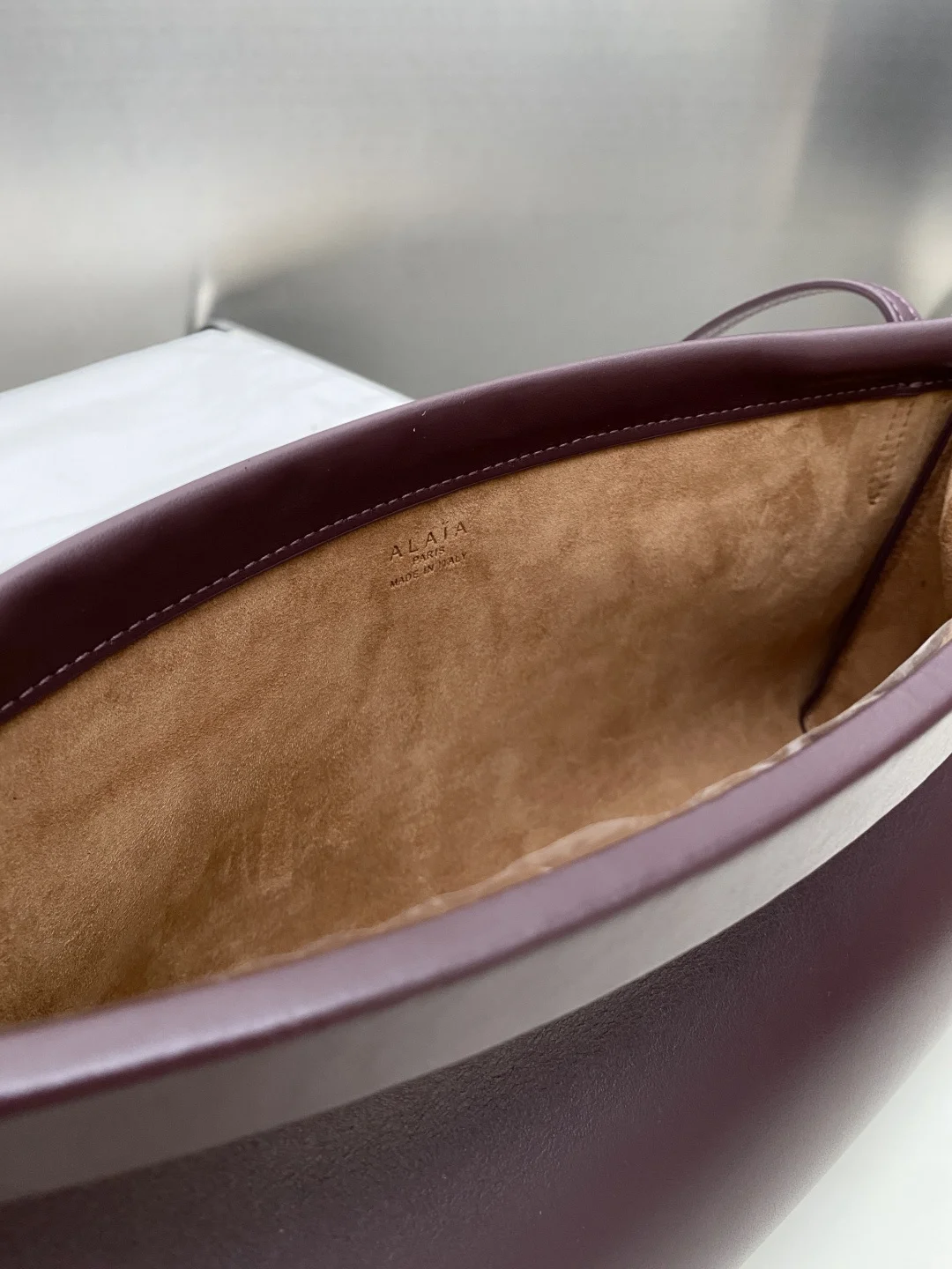 ALAIA Shoulder Bags Calf Leather (Burgundy-Gold) 30X14X9CM G00202608100382 - Image 9