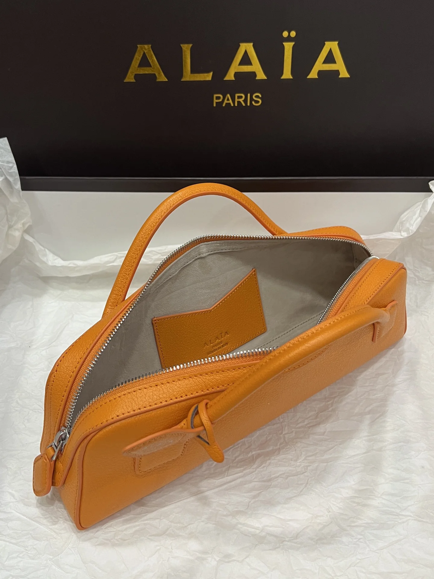 ALAIA Shoulder Bags Calf Leather (Orange) 31X10X7CM G00202608100401 - Image 7