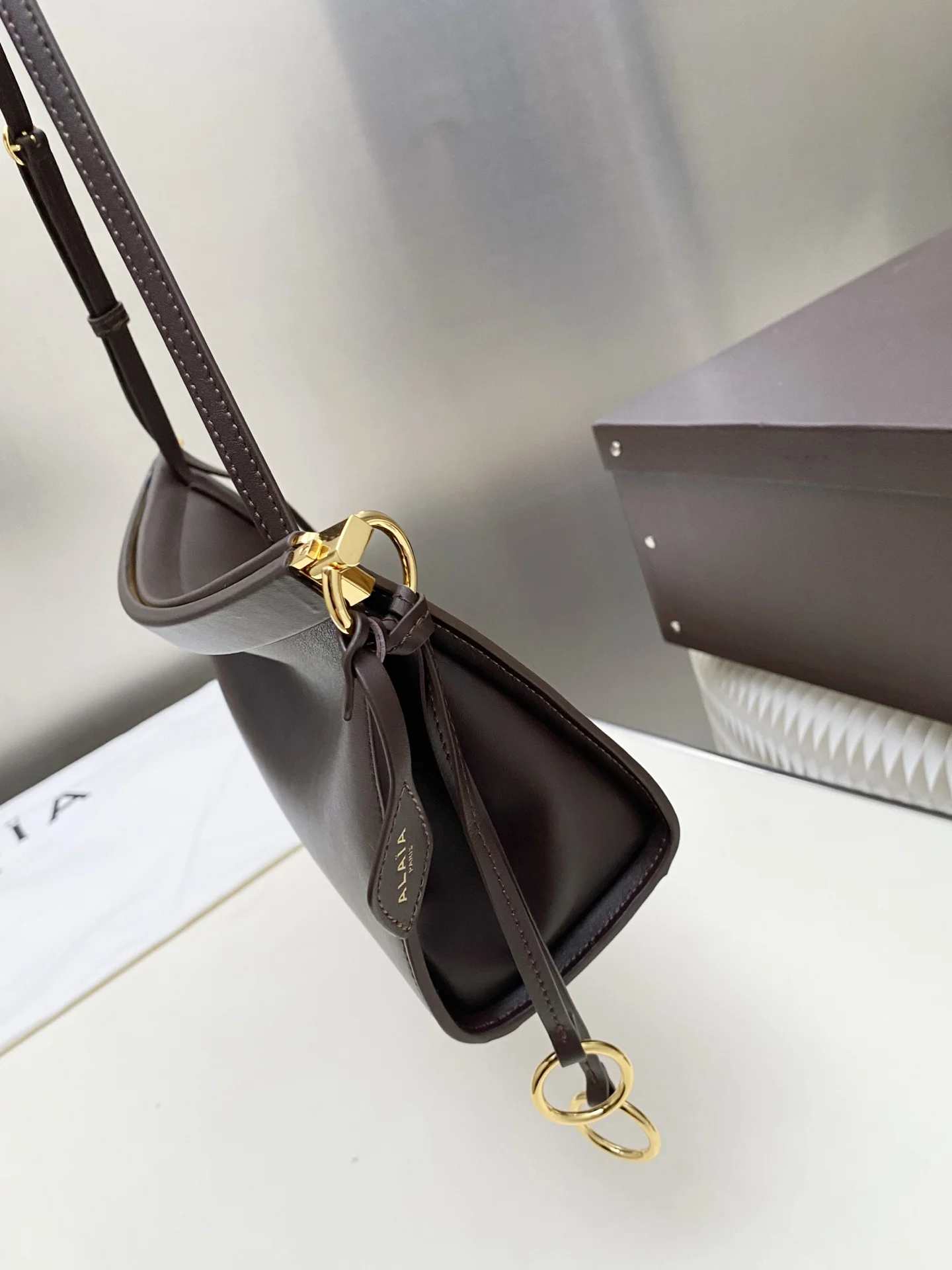 ALAIA Shoulder Bags Calfskin Leather (Brown-Gold) 30X14X9CM G00202608100386 - Image 3