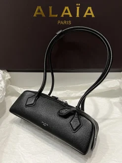 ALAIA Shoulder Bags Leather (Black) 27X9X8CM G20202608100422