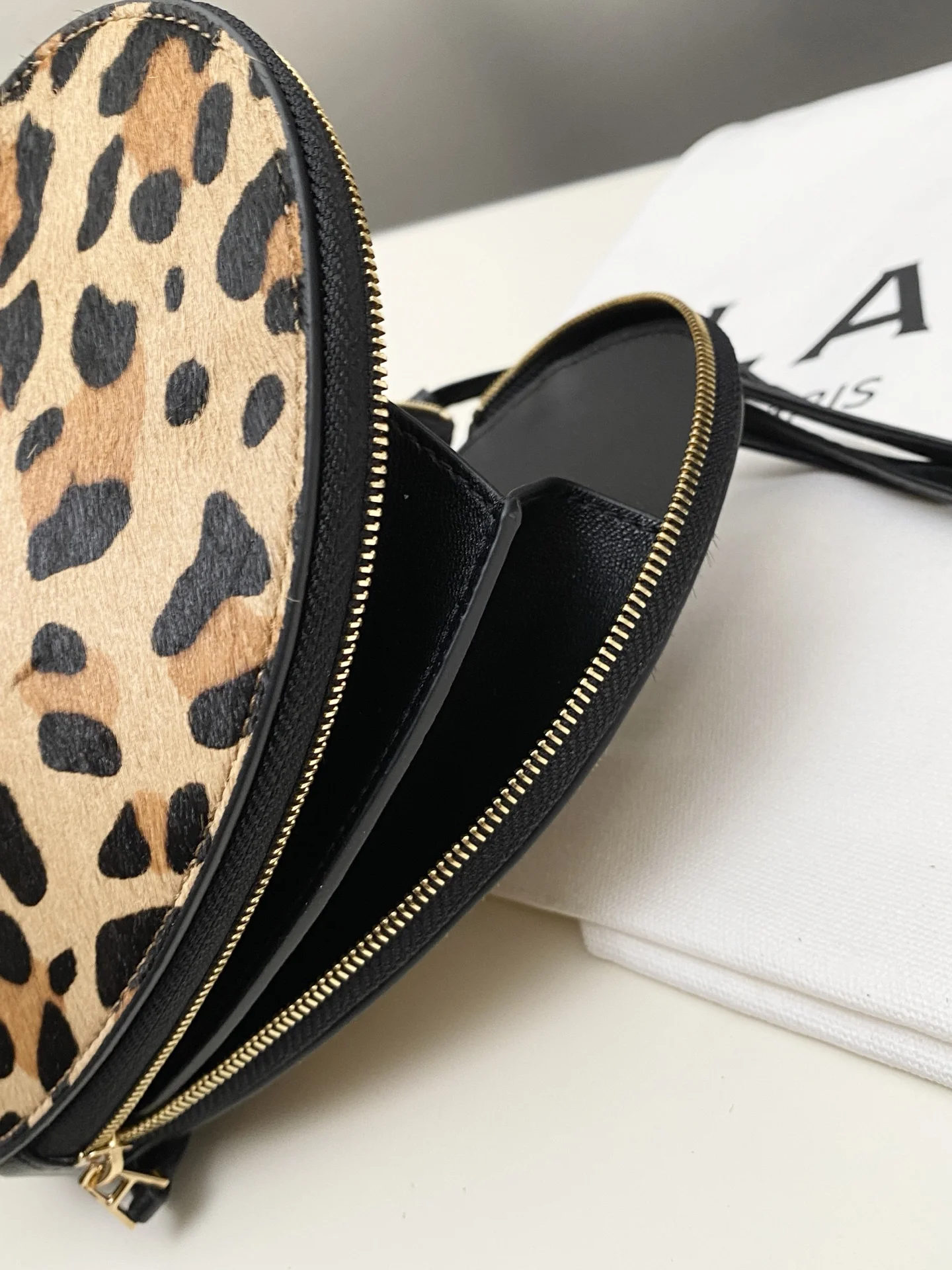 ALAIA Shoulder Bags Leather (Brown-Black) 21X17X5CM E00202608100352 - Image 8
