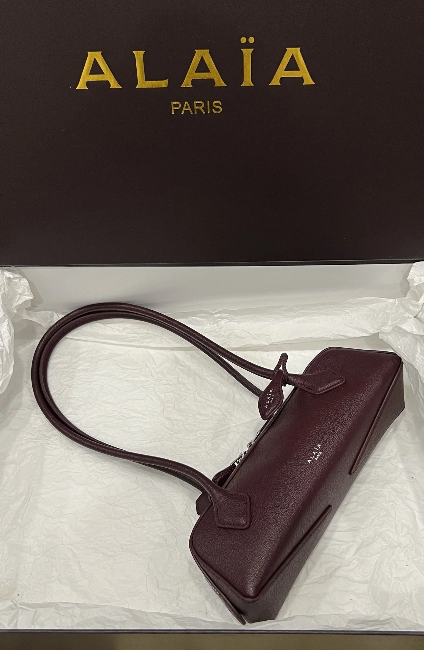 ALAIA Shoulder Bags Leather (Burgundy-Silver) 27X9X8CM G20202608100424 - Image 4