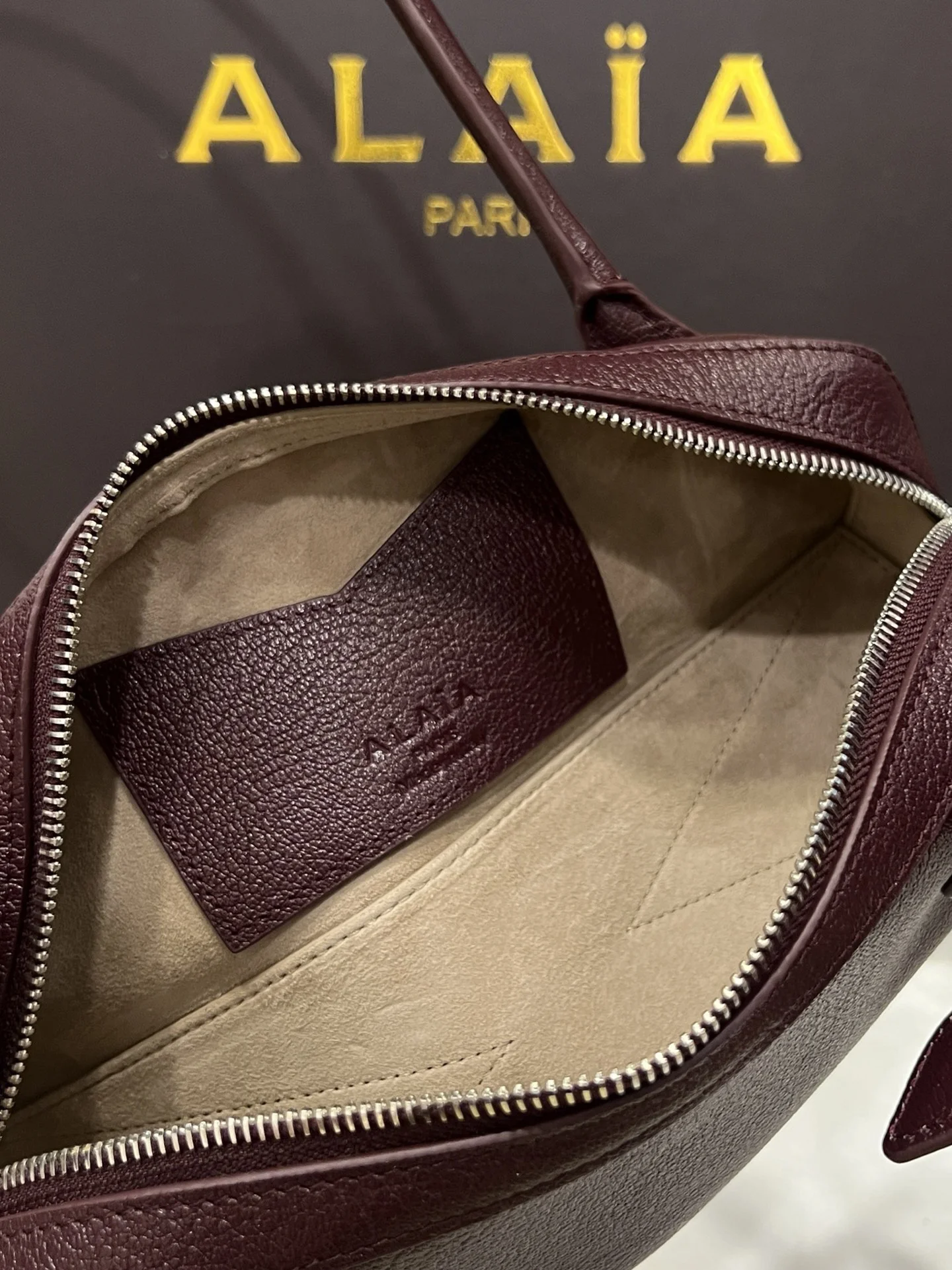 ALAIA Shoulder Bags Leather (Burgundy-Silver) 27X9X8CM G20202608100424 - Image 8