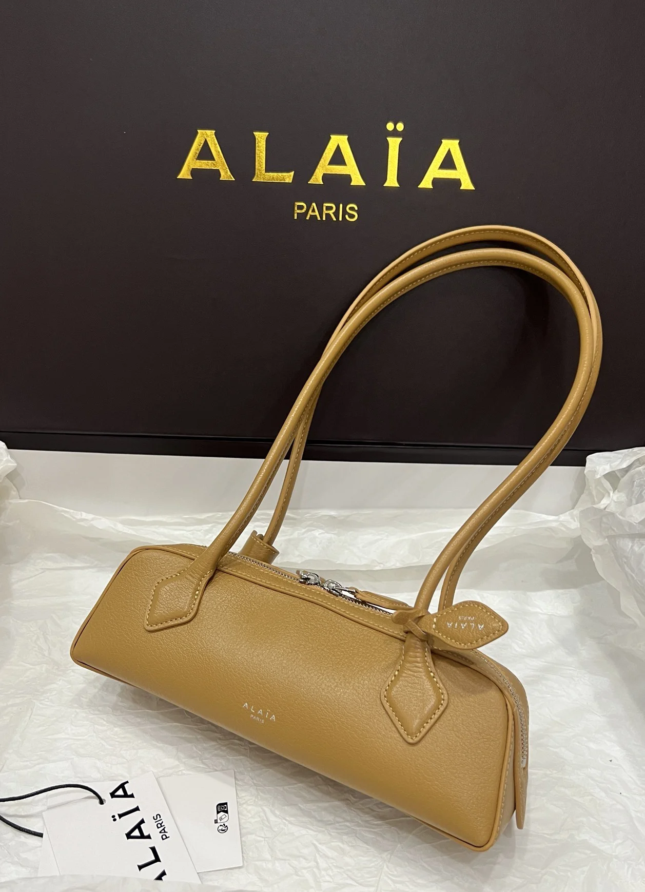 ALAIA Shoulder Bags Leather (Camel) 27X9X8CM G20202608100408 - Image 2