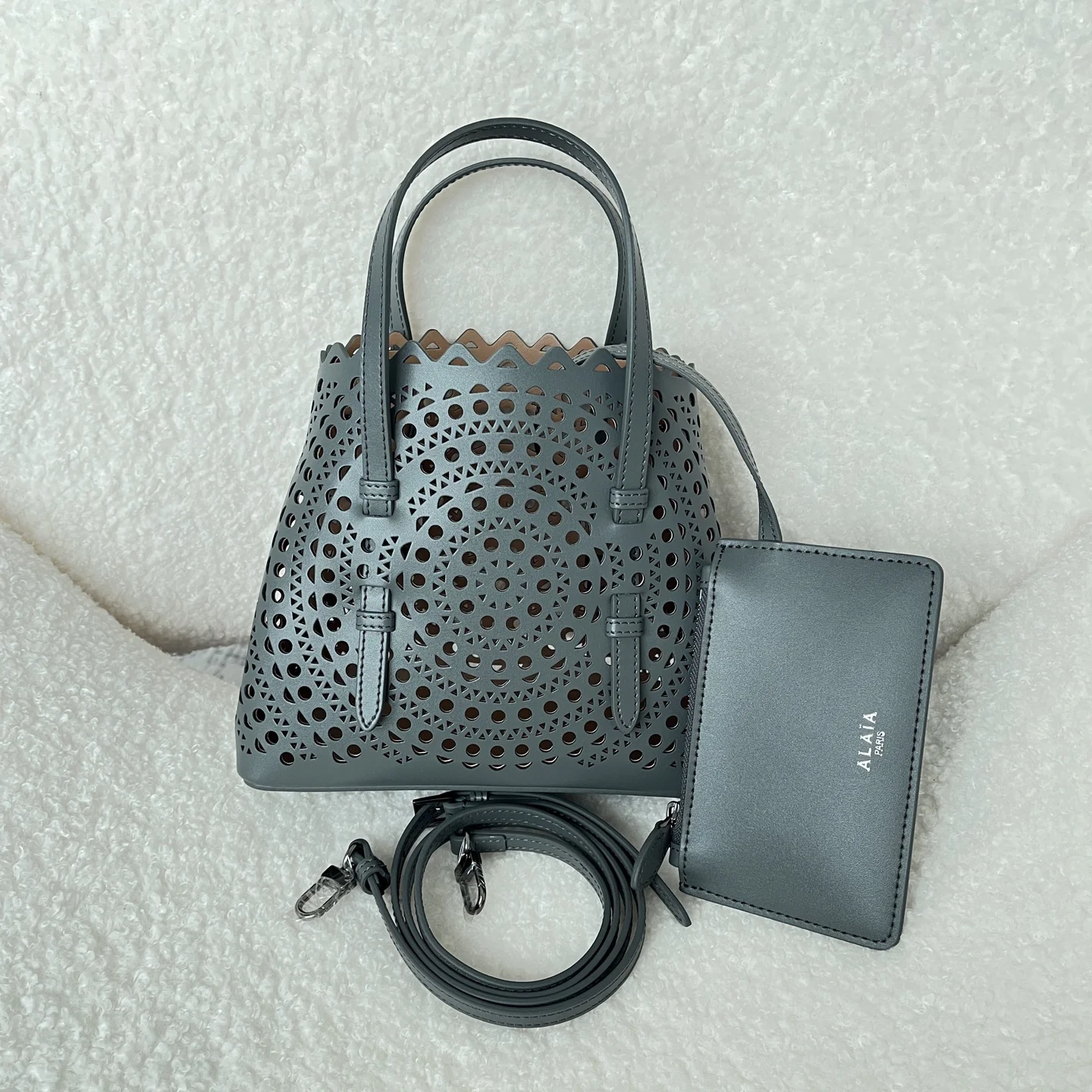 ALAIA Shoulder Bags Leather (Gray) 20X18X10CM F30202608100338