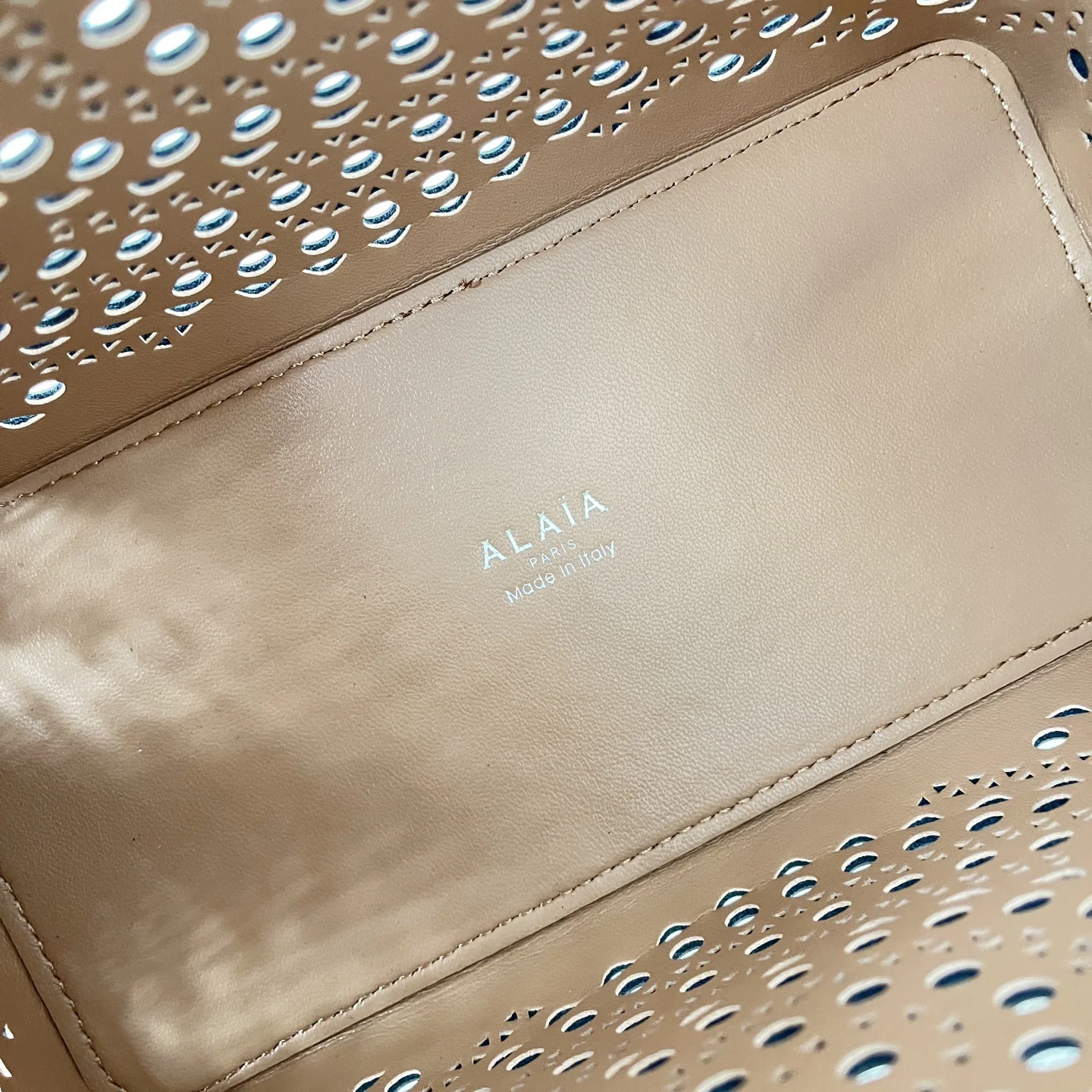 ALAIA Shoulder Bags Leather (Gray) 20X18X10CM F30202608100338 - Image 7