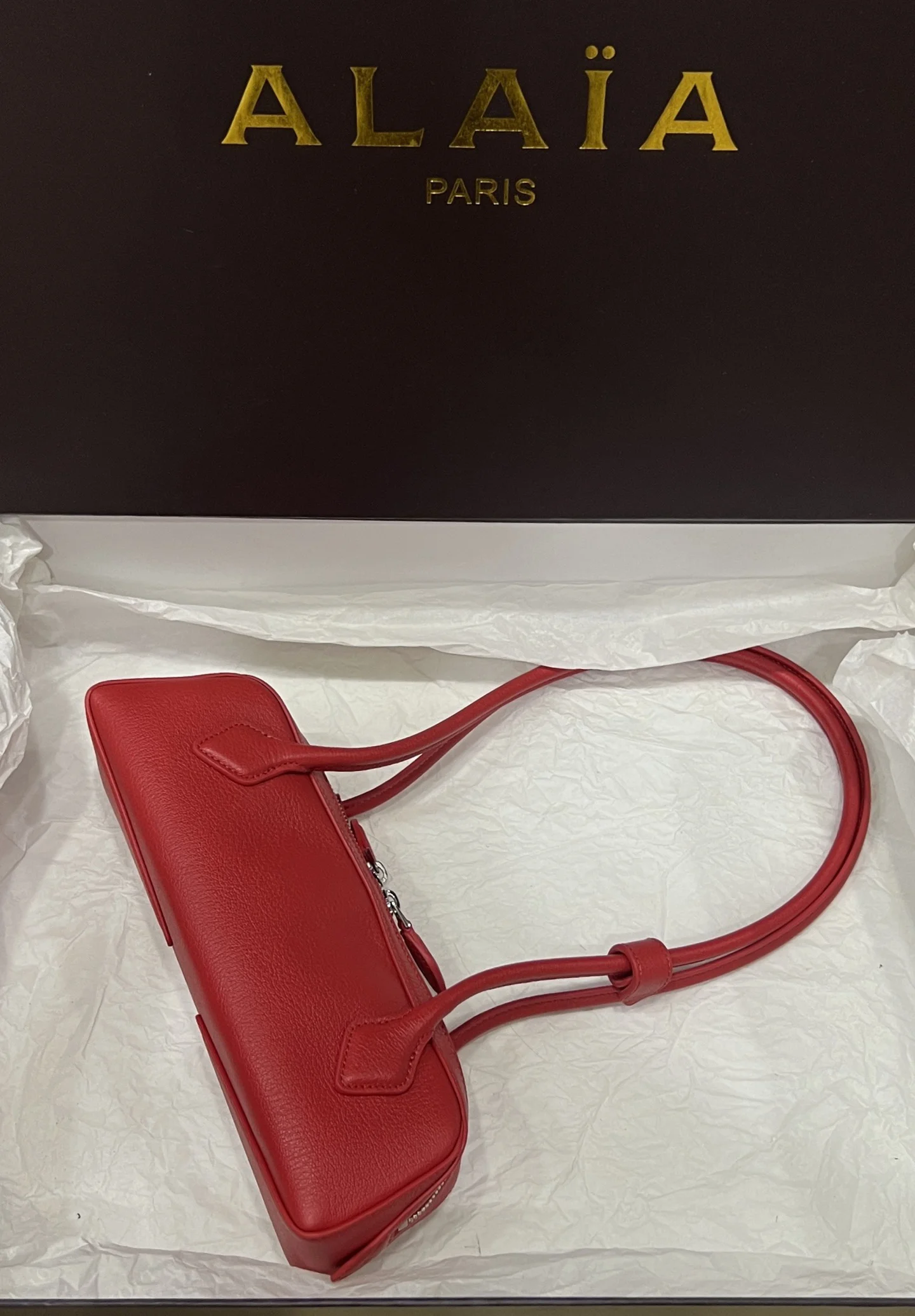 ALAIA Shoulder Bags Leather (Red) 27X9X8CM G20202608100406 - Image 6