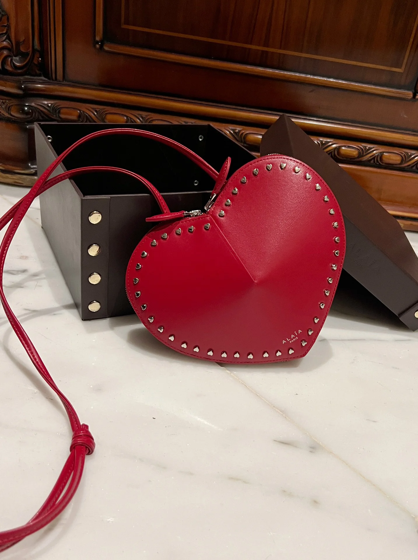 ALAIA Shoulder Bags Leather Studs (Red) 21X17X5CM E00202608100369 - Image 3