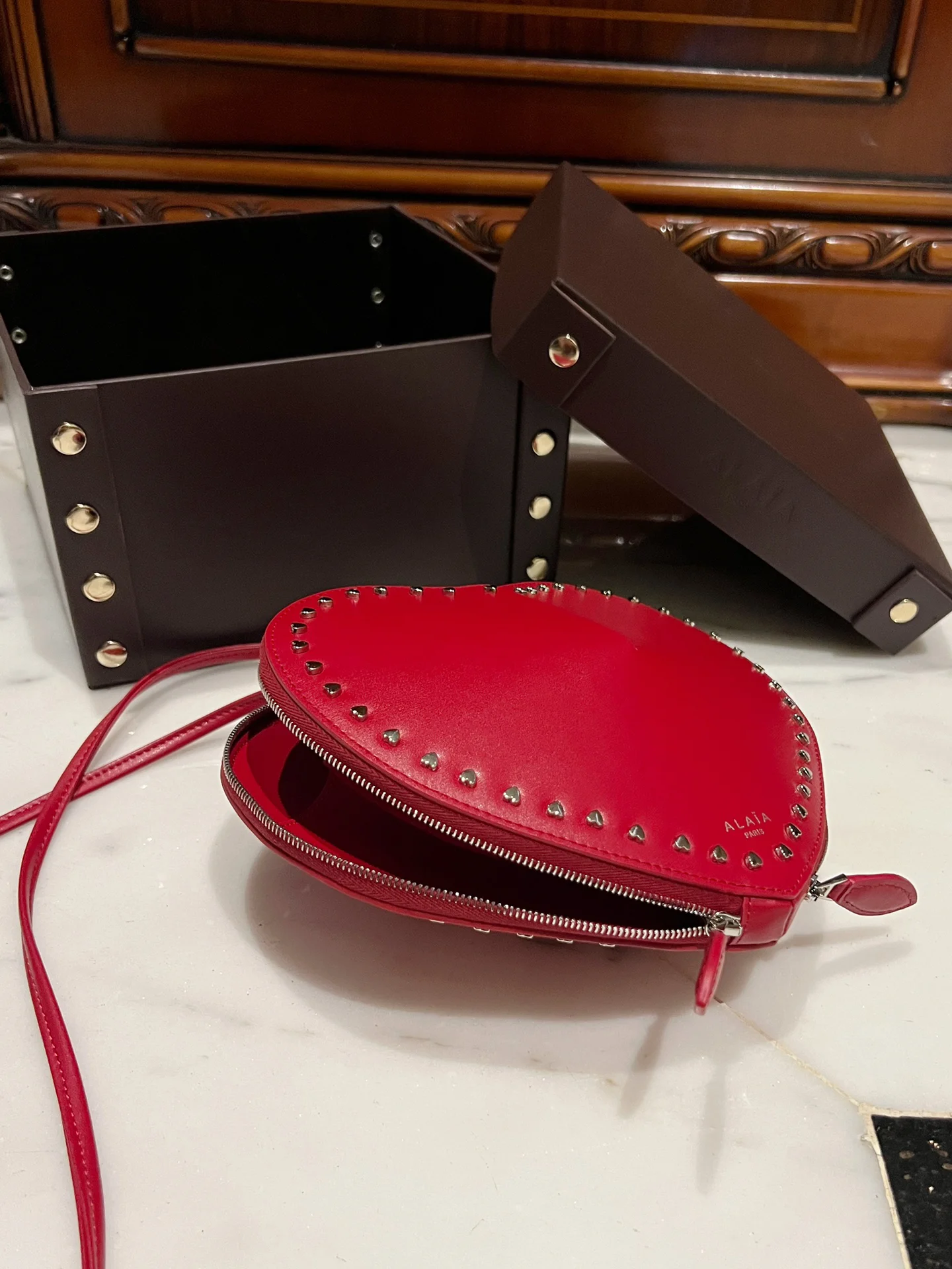 ALAIA Shoulder Bags Leather Studs (Red) 21X17X5CM E00202608100369 - Image 4