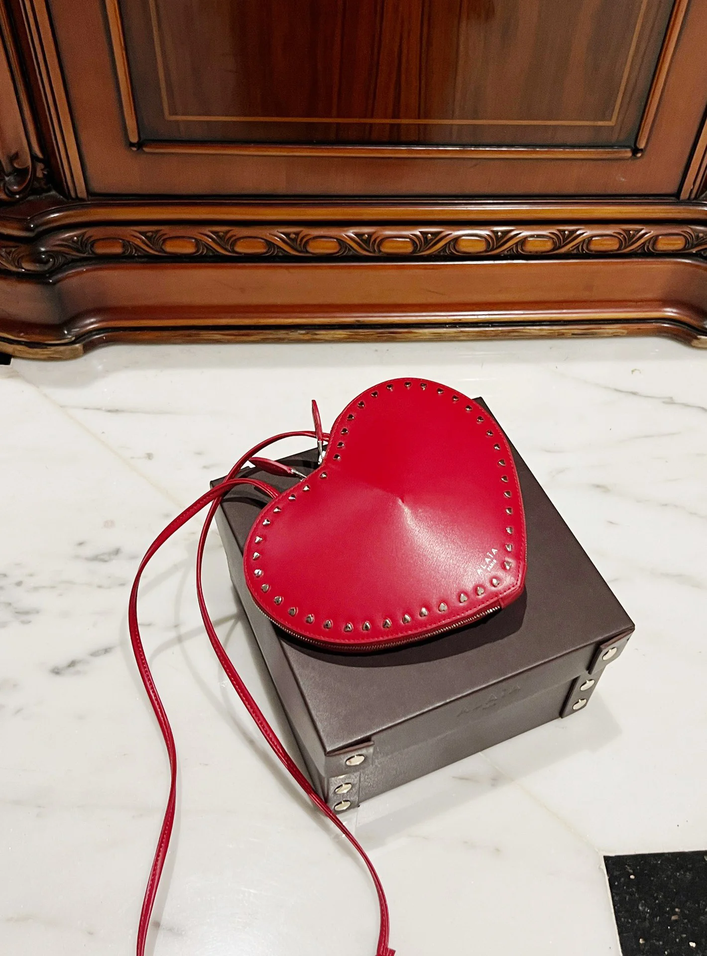 ALAIA Shoulder Bags Leather Studs (Red) 21X17X5CM E00202608100369 - Image 5