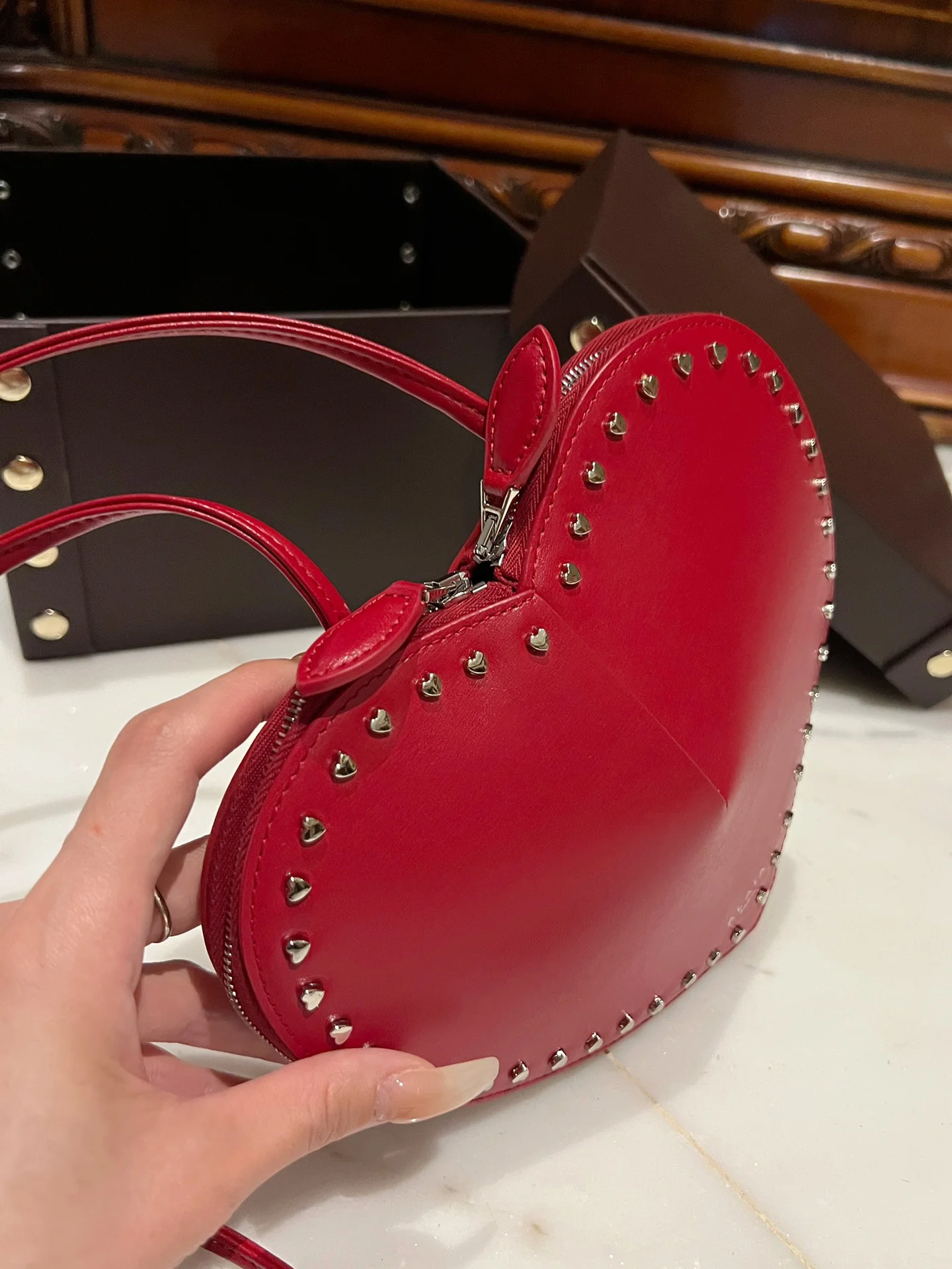 ALAIA Shoulder Bags Leather Studs (Red) 21X17X5CM E00202608100369 - Image 7