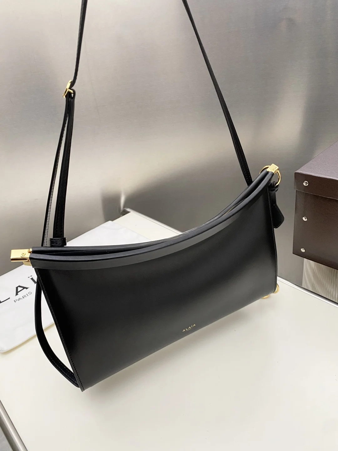 ALAIA Shoulder Bags Leather Suede (Black-Gold) 30X21X9CM G30202608100377 - Image 2