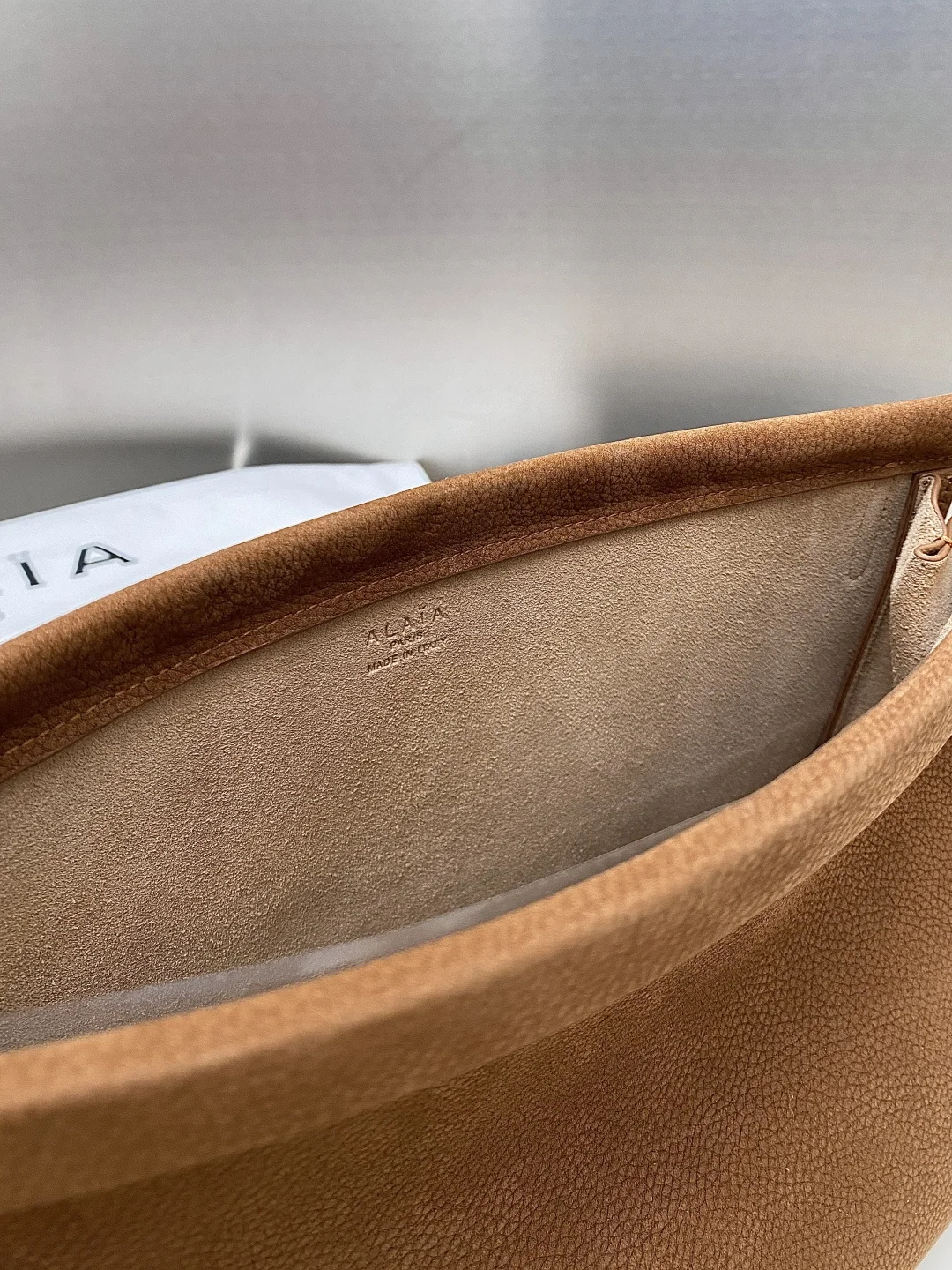 ALAIA Shoulder Bags Leather Suede (Brown) 30X21X9CM G30202608100381 - Image 9
