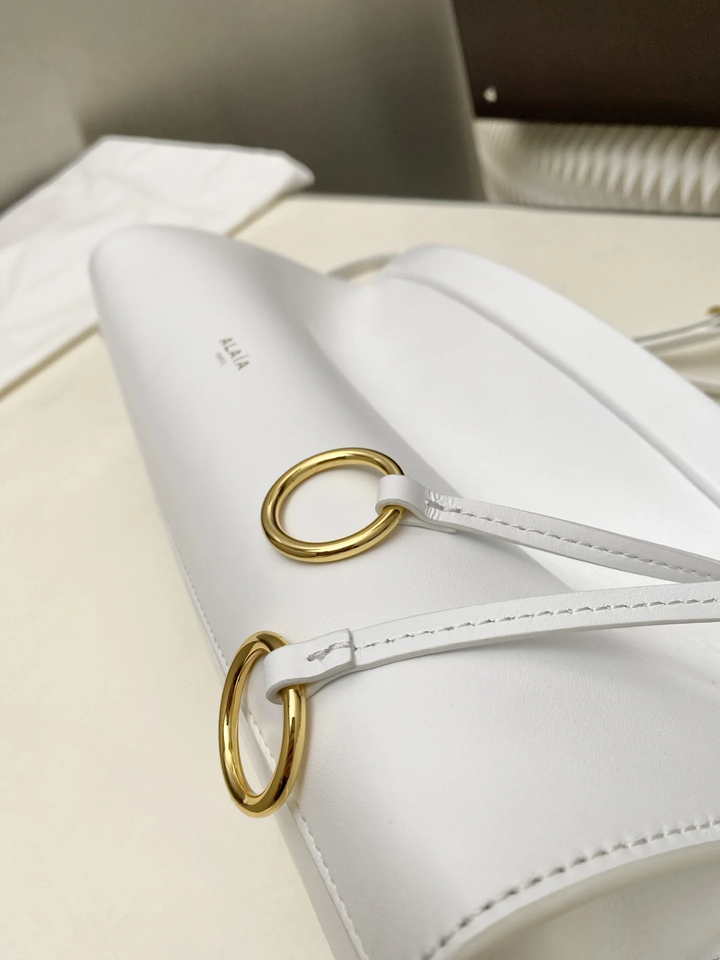 ALAIA Shoulder Bags Shiny Calf Leather (White-Gold) 30X14X9CM G00202608100384 - Image 8