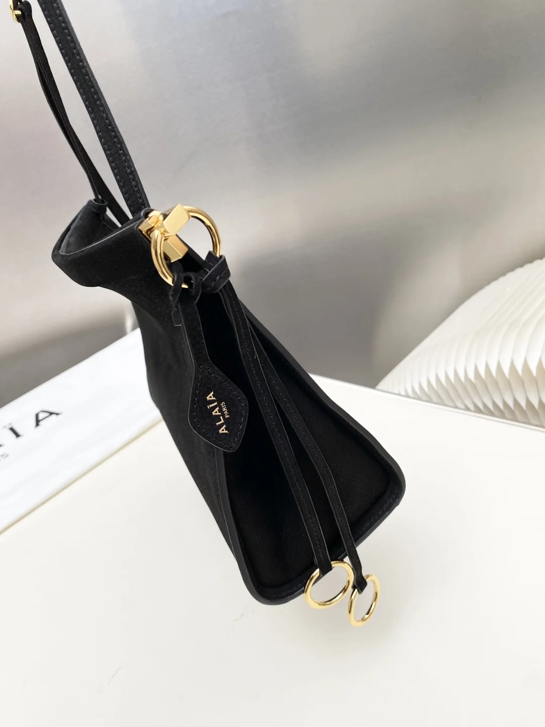 ALAIA Shoulder Bags Suede Leather (Black-Gold) 30X21X9CM G30202608100378 - Image 3