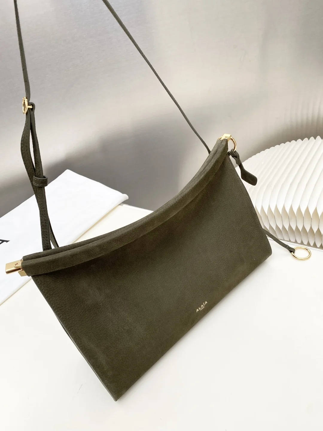 ALAIA Shoulder Bags Suede Leather (Green-Gold) 30X21X9CM G30202608100380 - Image 2