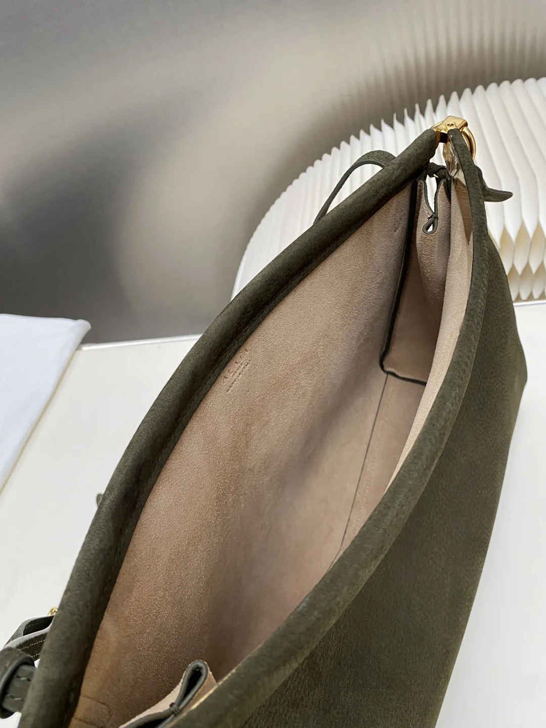 ALAIA Shoulder Bags Suede Leather (Green-Gold) 30X21X9CM G30202608100380 - Image 8