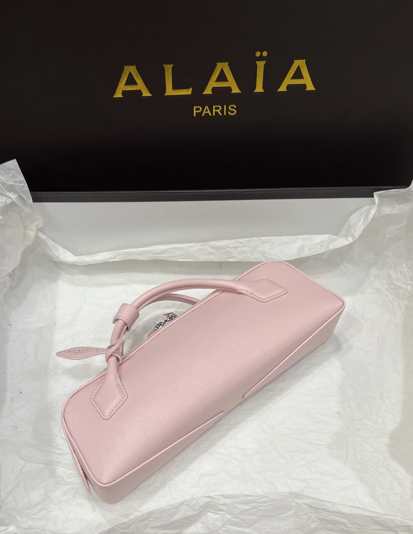 ALAIA Top Handle Bags Calf Leather (Pink) 31X10X7CM G00202608100402 - Image 4
