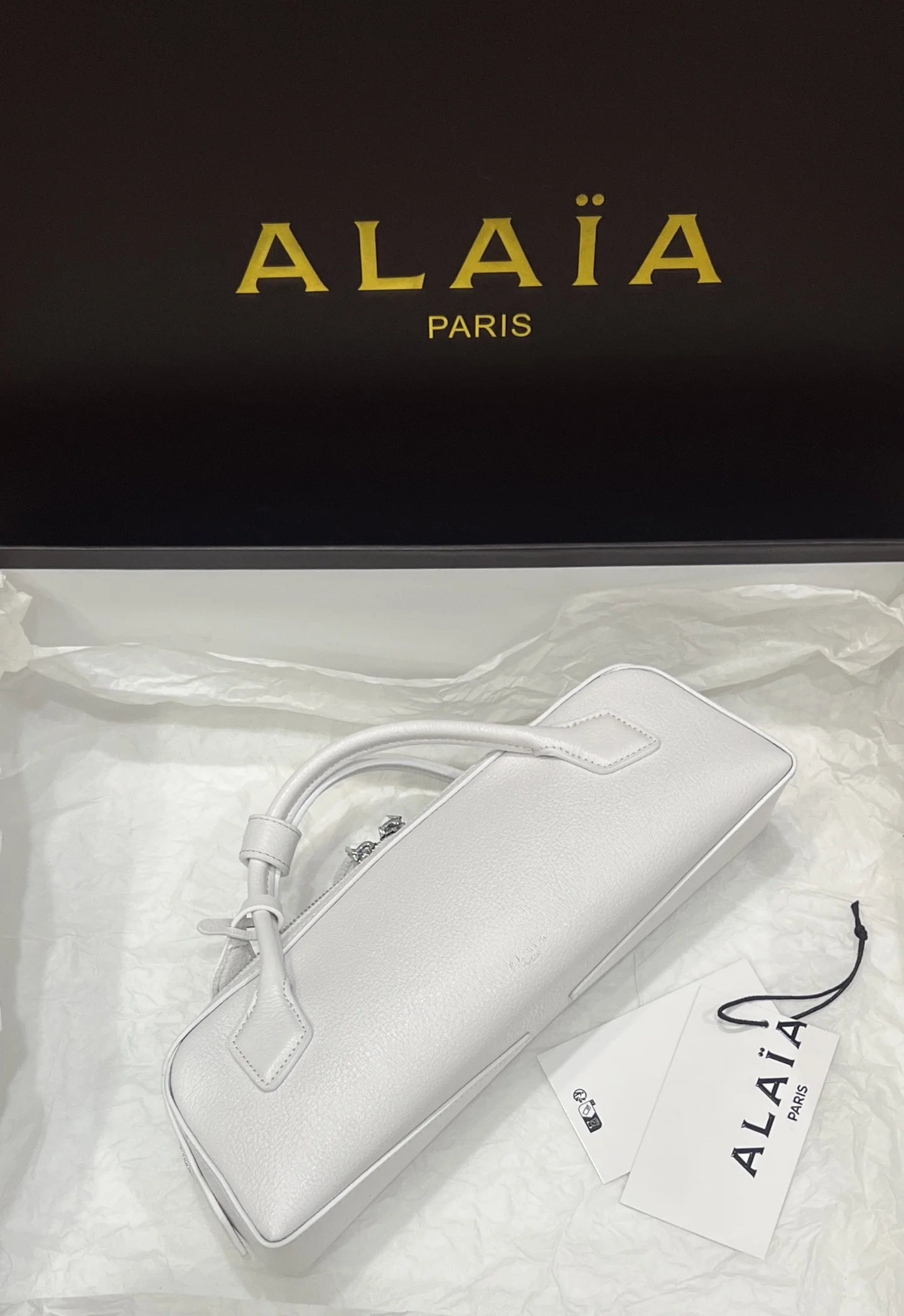ALAIA Top Handle Bags Calf Leather (White) 31X10X7CM G00202608100399 - Image 4