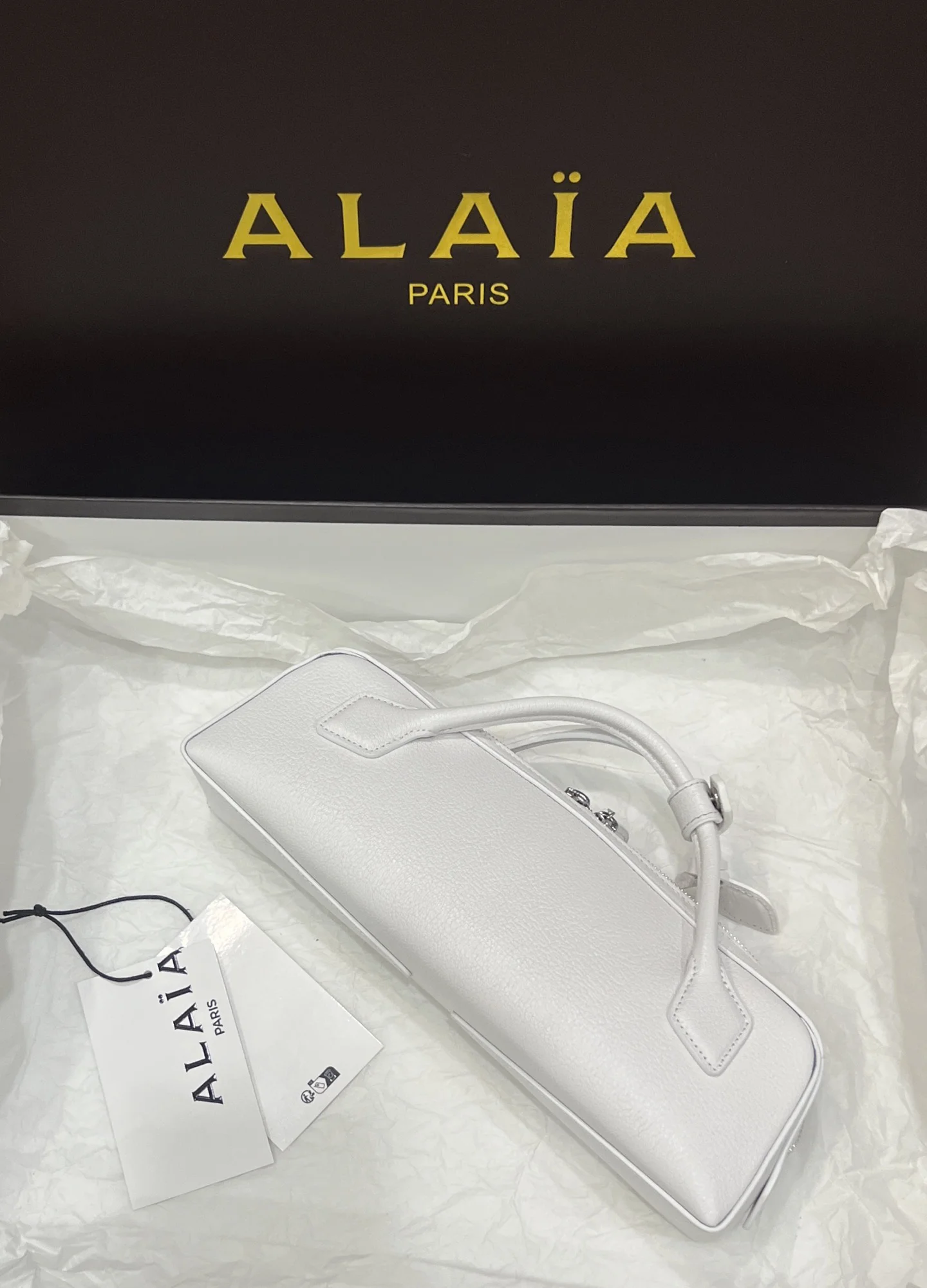 ALAIA Top Handle Bags Calf Leather (White) 31X10X7CM G00202608100399 - Image 6