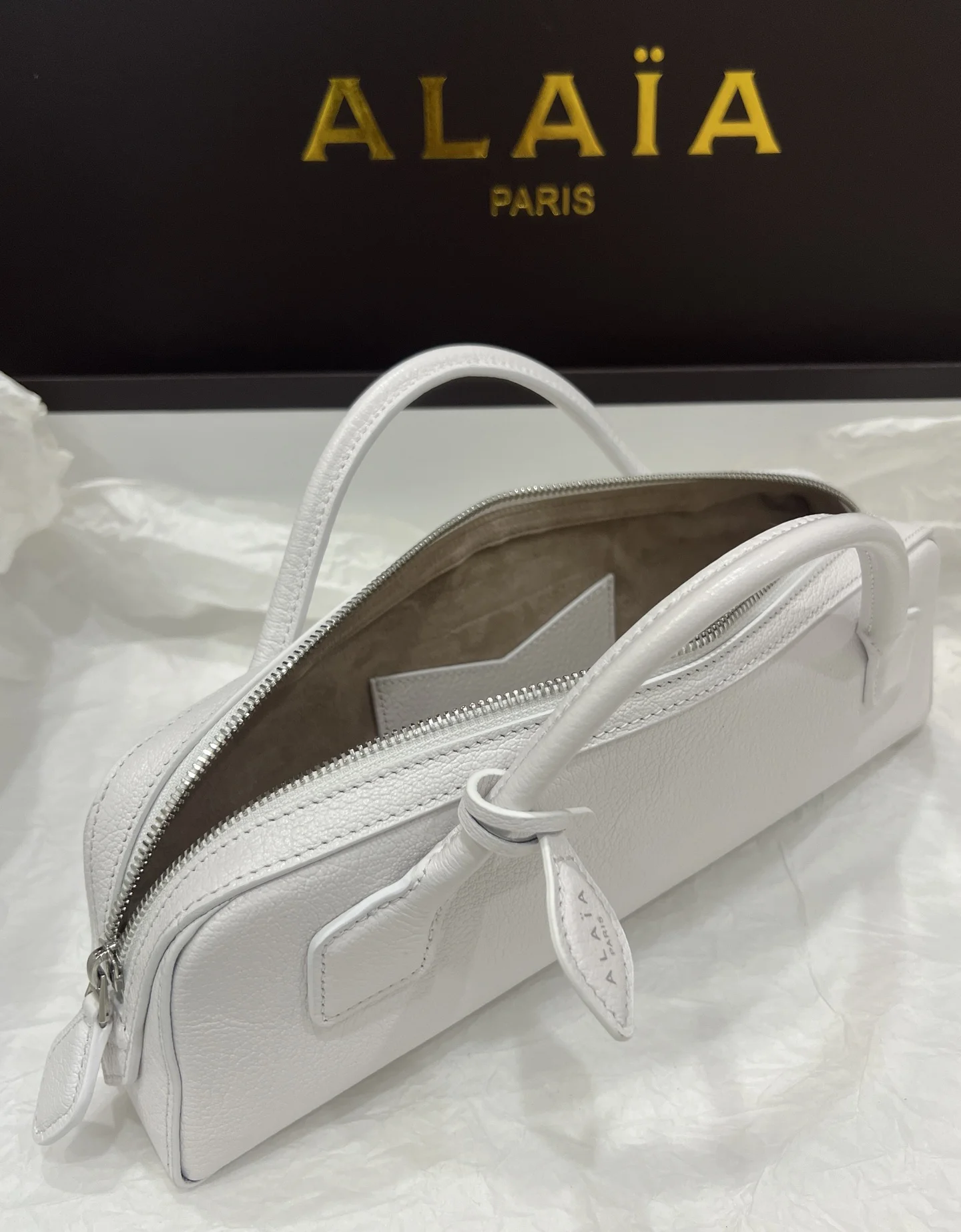 ALAIA Top Handle Bags Calf Leather (White) 31X10X7CM G00202608100399 - Image 9