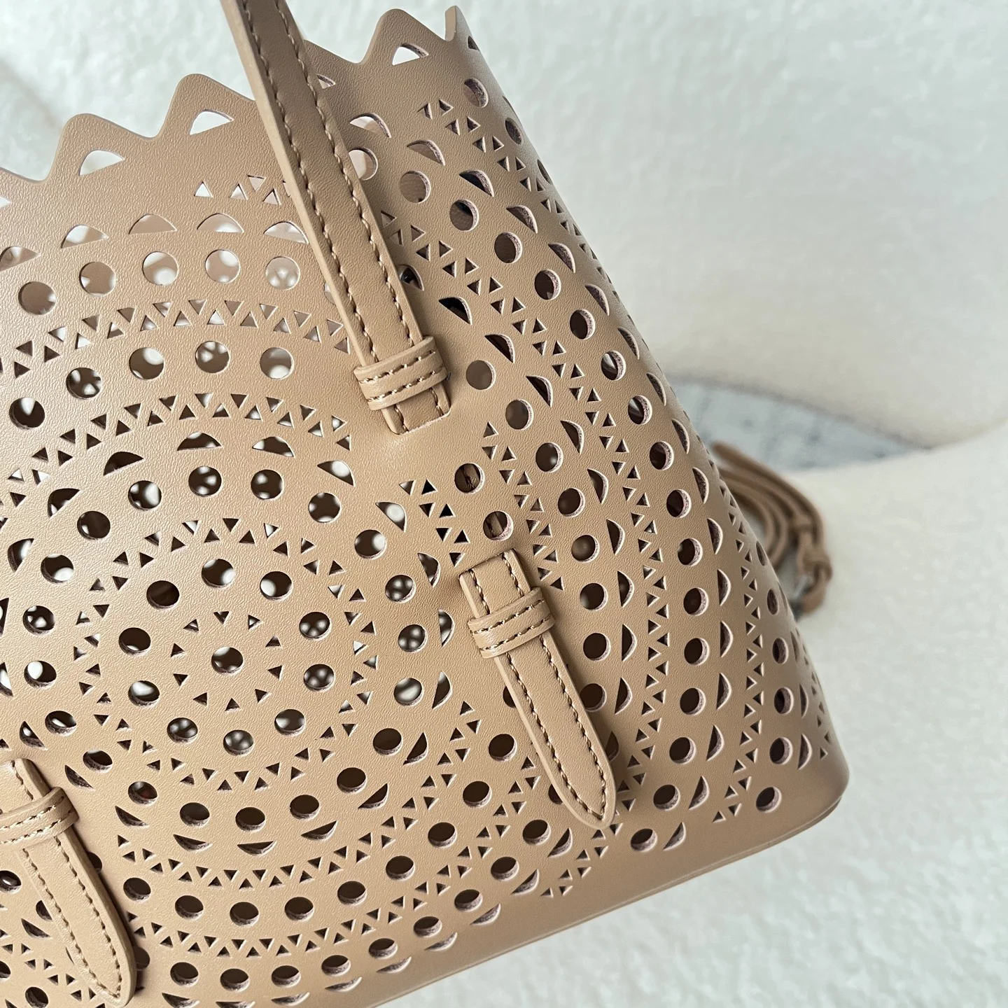 ALAIA Totes Bags Leather (Beige) 20X18X10CM F30202608100336 - Image 4