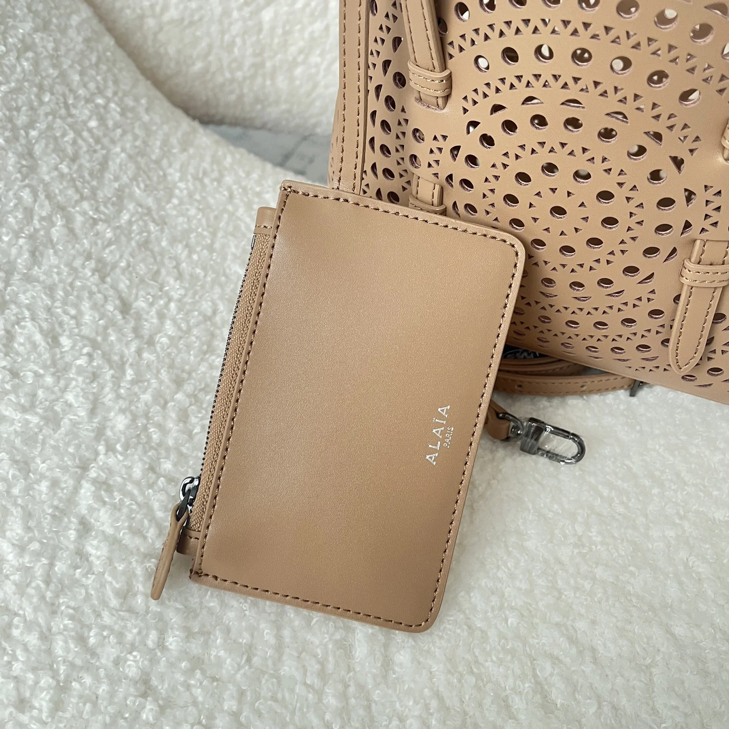 ALAIA Totes Bags Leather (Beige) 20X18X10CM F30202608100336 - Image 8