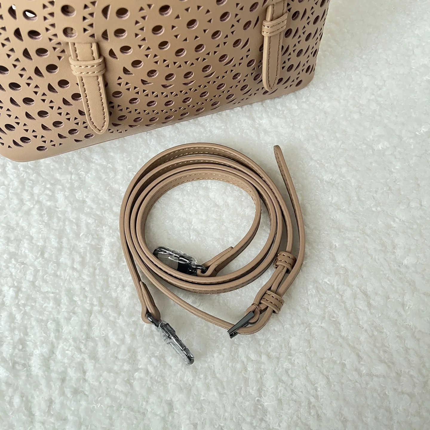 ALAIA Totes Bags Leather (Beige) 20X18X10CM F30202608100336 - Image 9
