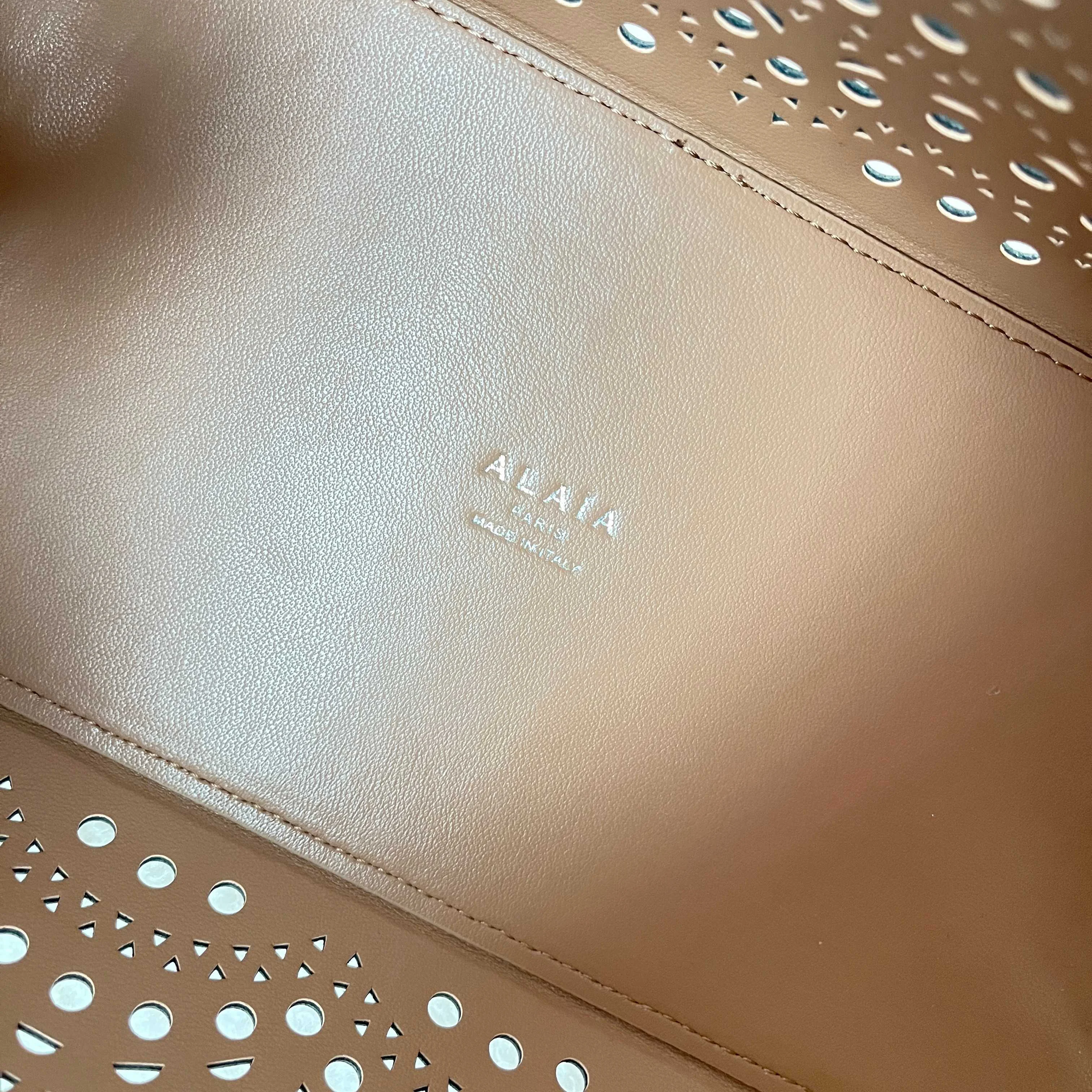 ALAIA Totes Bags Leather (Gray) 25X20X12CM F80202608100345 - Image 7