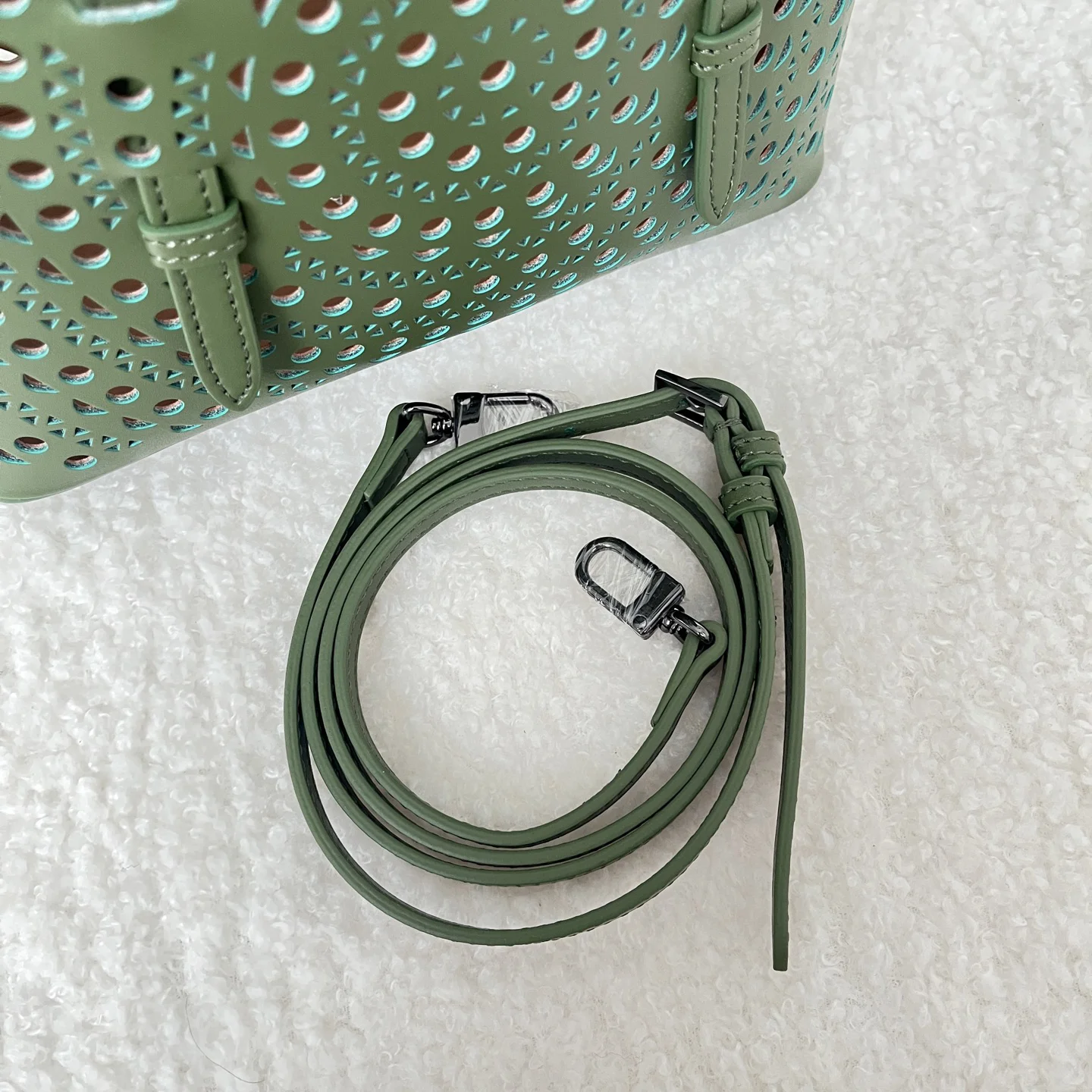 ALAIA Totes Bags Leather (Green) 20X18X10CM F30202608100343 - Image 9