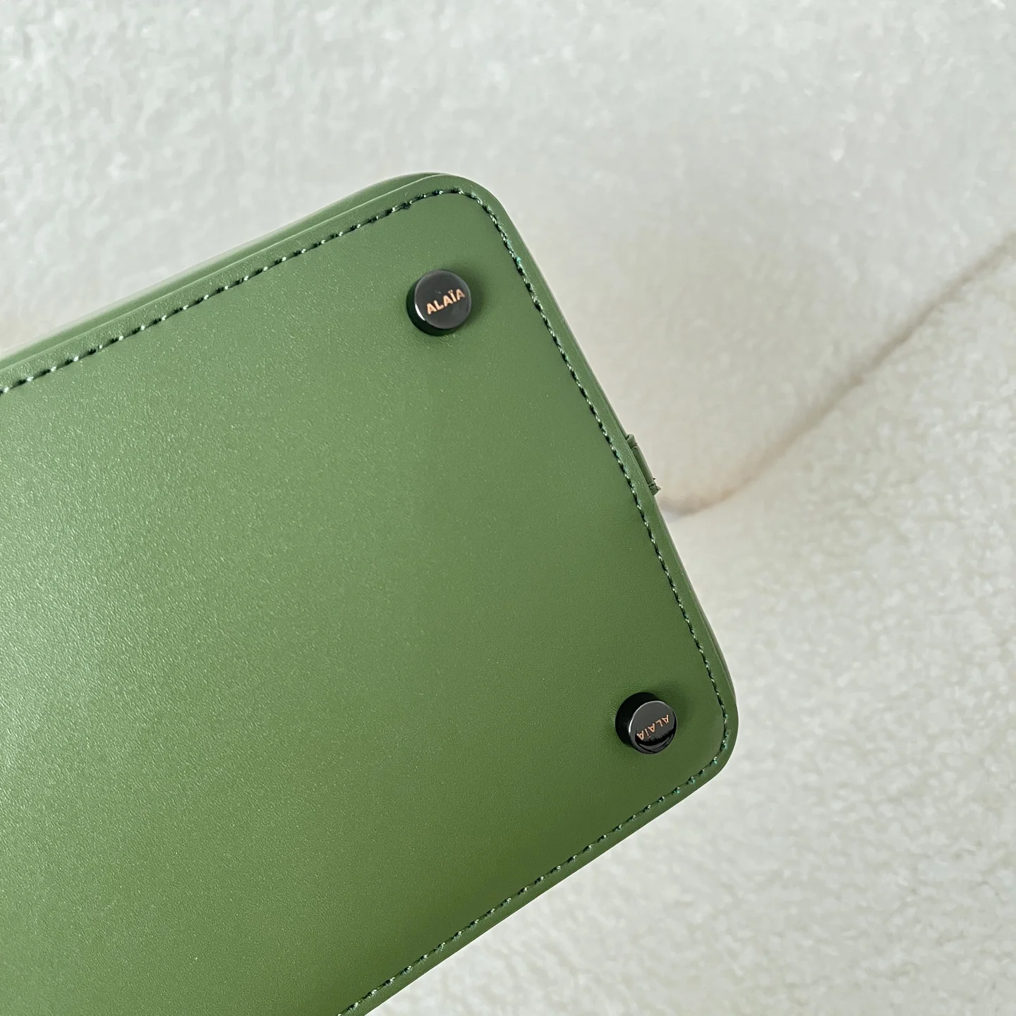 ALAIA Totes Bags Leather (Green) 25X20X12CM F80202608100350 - Image 5