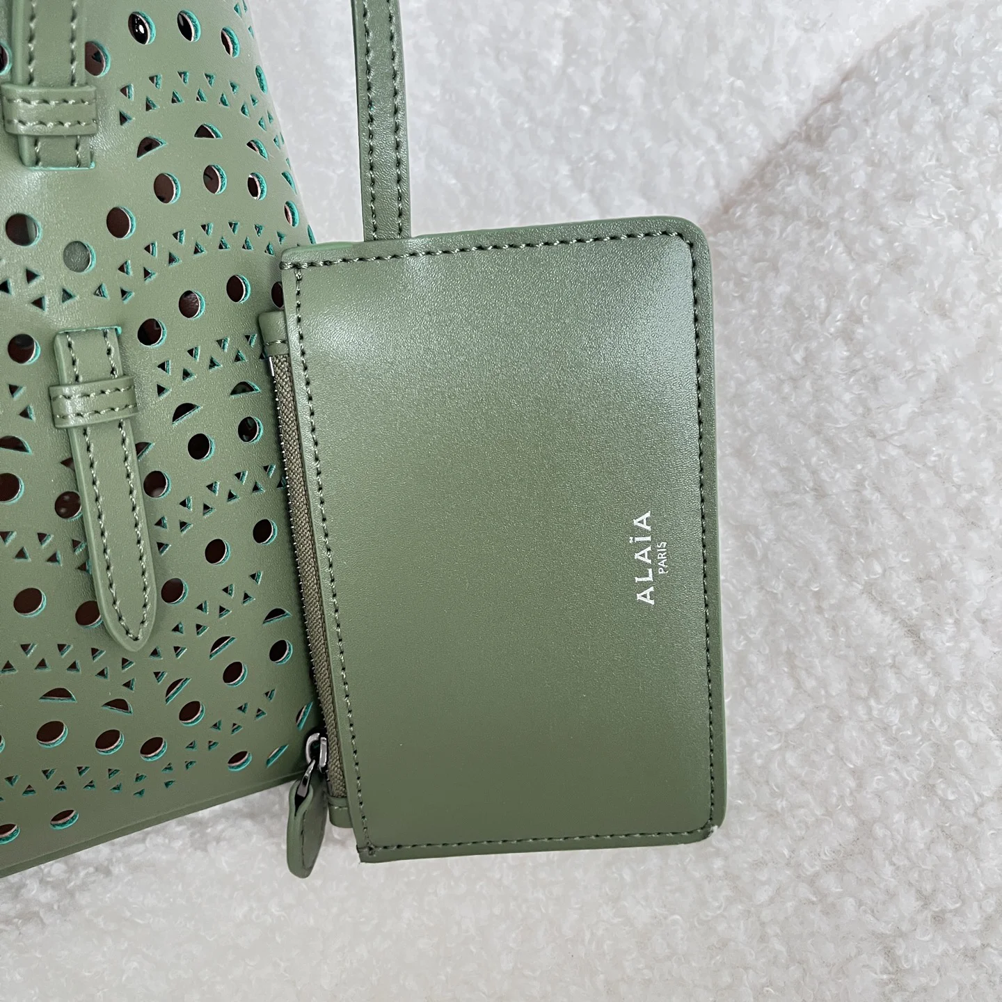 ALAIA Totes Bags Leather (Green) 25X20X12CM F80202608100350 - Image 8