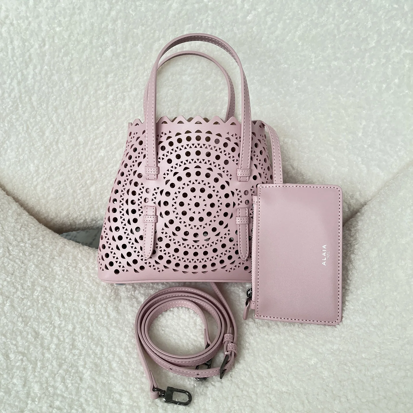 ALAIA Totes Bags (Pink) 20X18X10CM F30202608100341