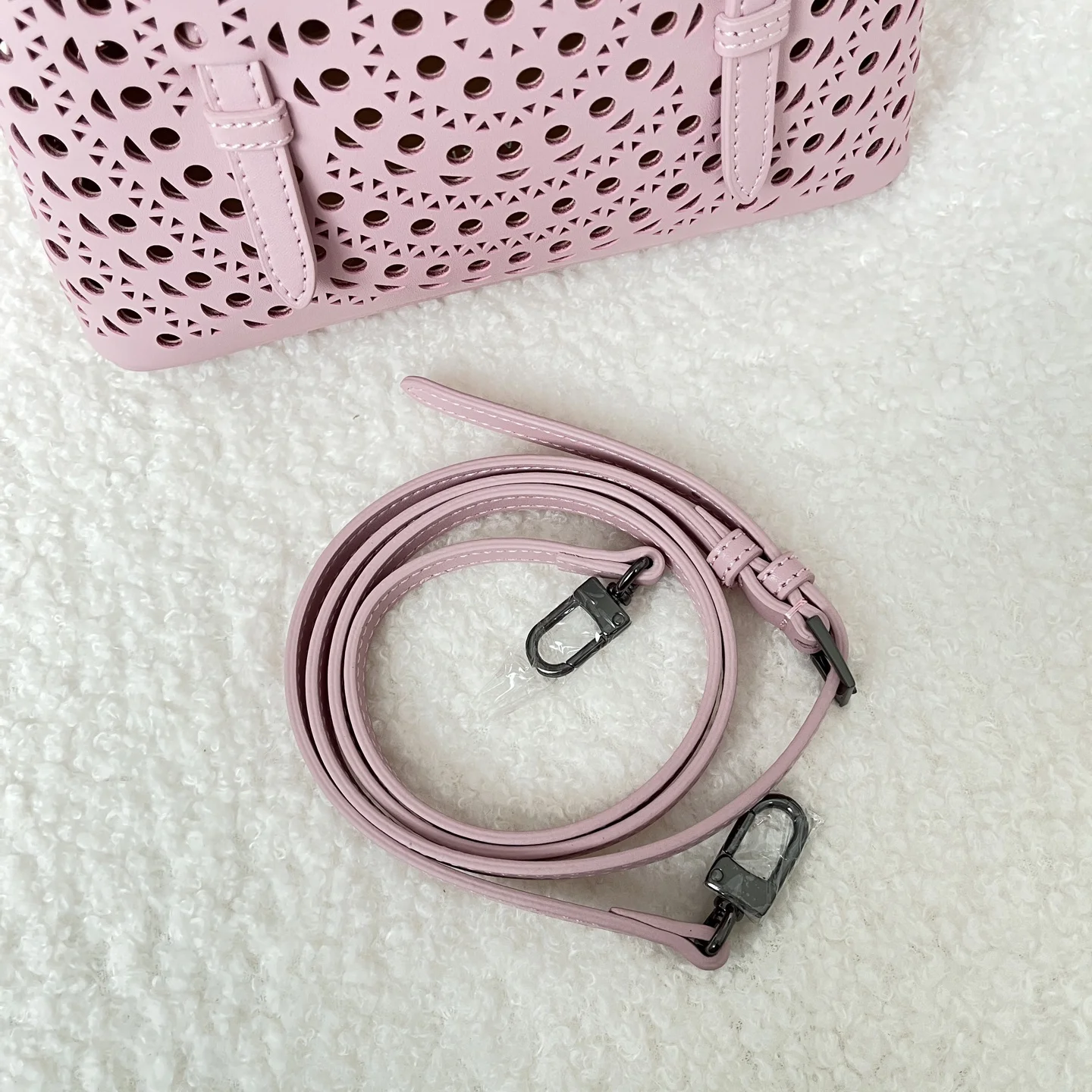 ALAIA Totes Bags (Pink) 20X18X10CM F30202608100341 - Image 9