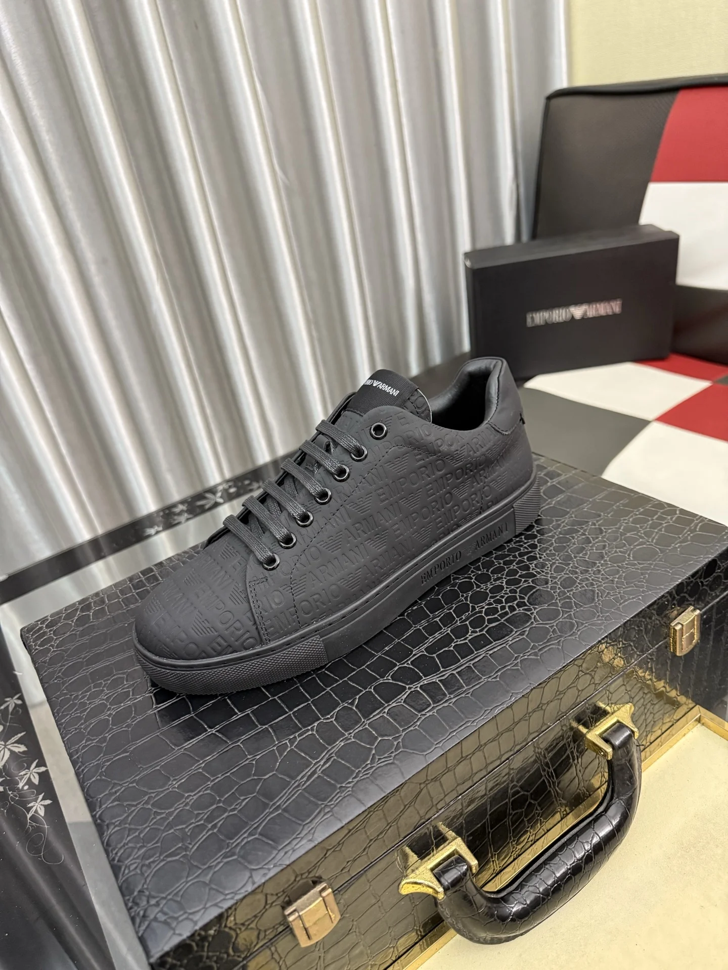 ARMANI Sneakers Leather & Fabric EU38-44 B00202608030148