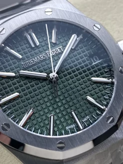 Alternative view of AUDEMARS PIGUET Automated Automated 15510ST (Green Dial) 40mm A450202608050078
