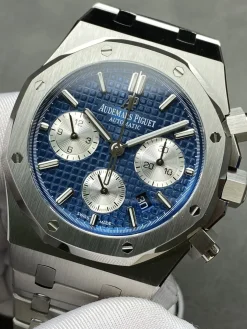Alternative view of AUDEMARS PIGUET Royal Oak Automatic 26331OR (Blue Dial) 40mm A850202608050095