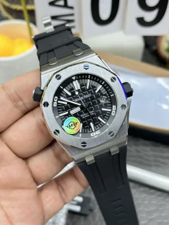 Alternative view of AUDEMARS PIGUET Royal Oak Offshore Automatic 15710 (Black Dial) 40mm A350202608050043