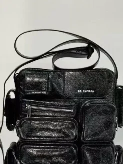 BALENCIAGA Crossbody Bags Lambskin Leather (Black) 22x16x6 CM F80202608100035