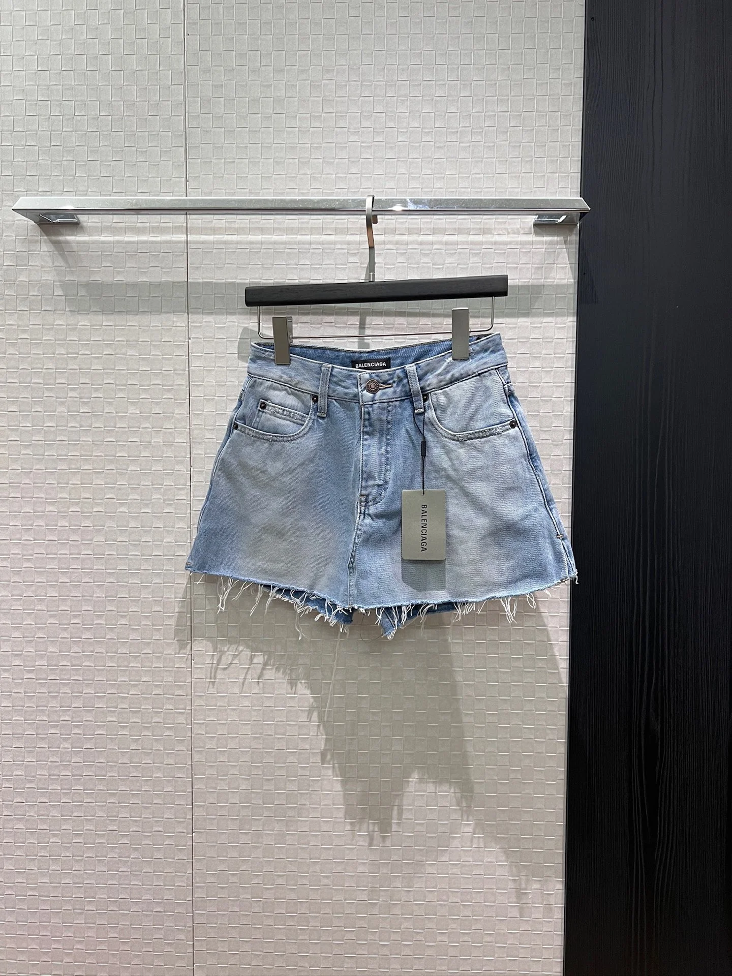 BALENCIAGA Shorts Denim 26-29 B10202608042384