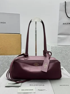 BALENCIAGA Shoulder Bags (Burgundy) 31X12X12CM F00202608100223