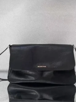 BALENCIAGA Shoulder Bags Distressed Leather (Black-Gold) 42X27X9CM H50202608100094
